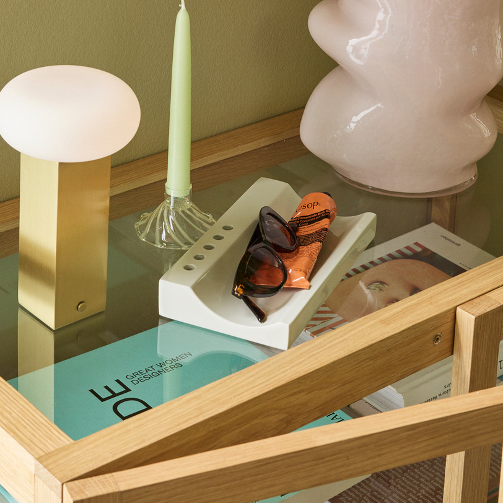 Organizador de escritorio Kanso, gris claro, 22 cm de largo - Hübsch