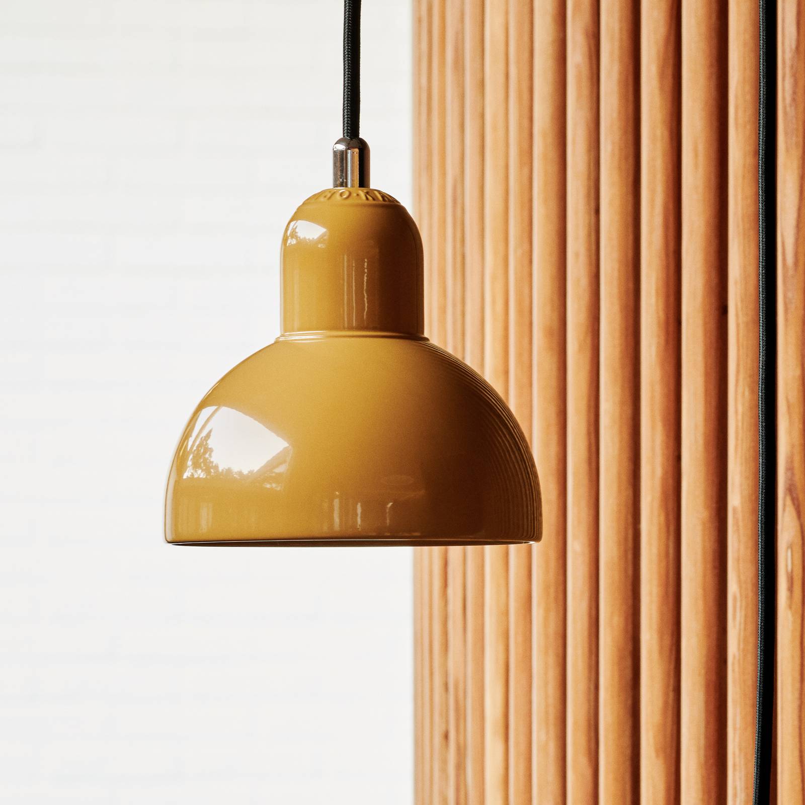 FRITZ HANSEN Kaiser Idell 6722-P Brillant ocre clair