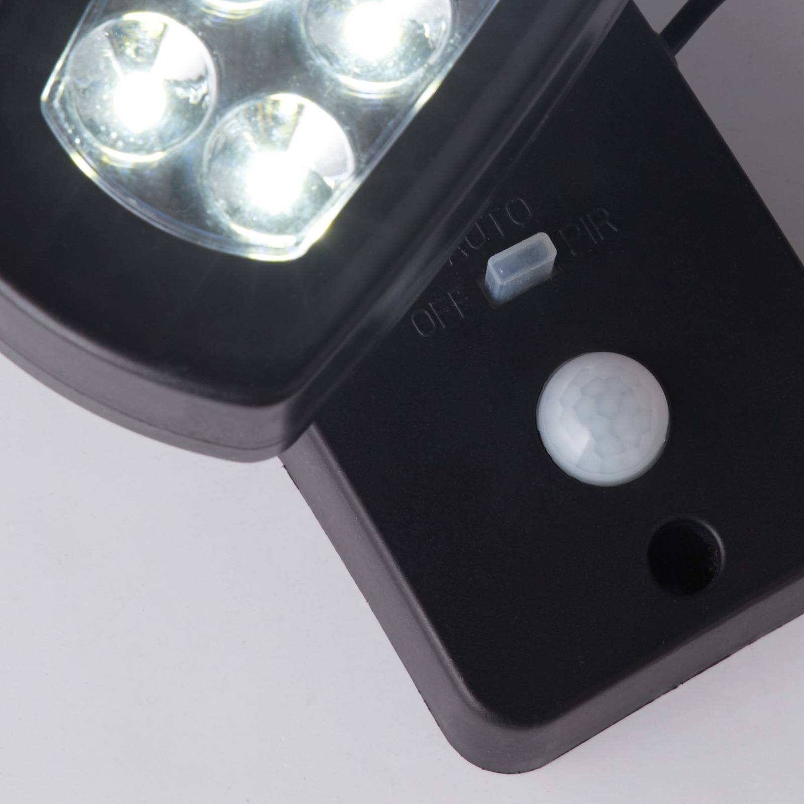 E-shop LED solárne nástenné svietidlo 67423BK-PIR, detektor pohybu