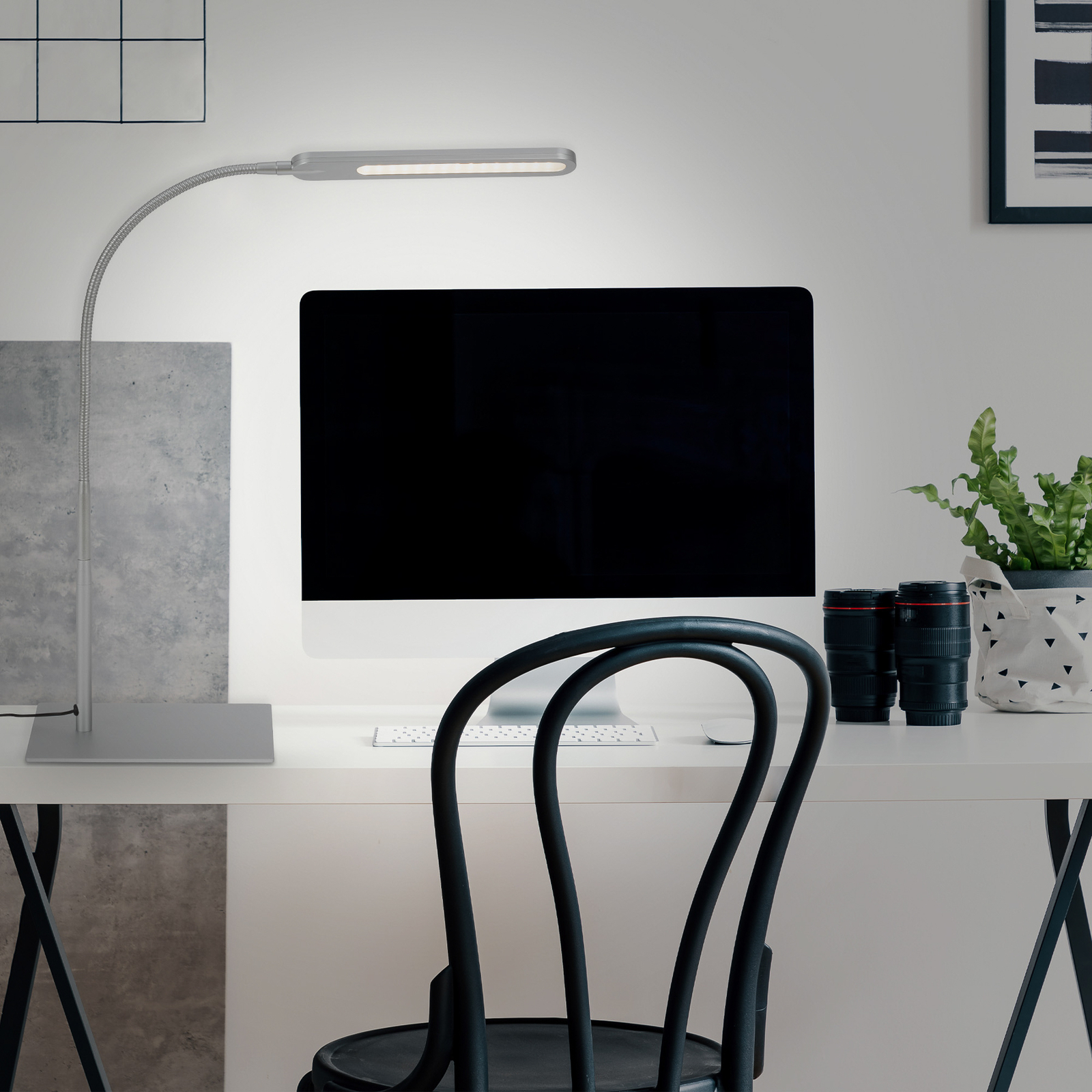 LED-Tischleuchte Servo, dimmbar, CCT, silber