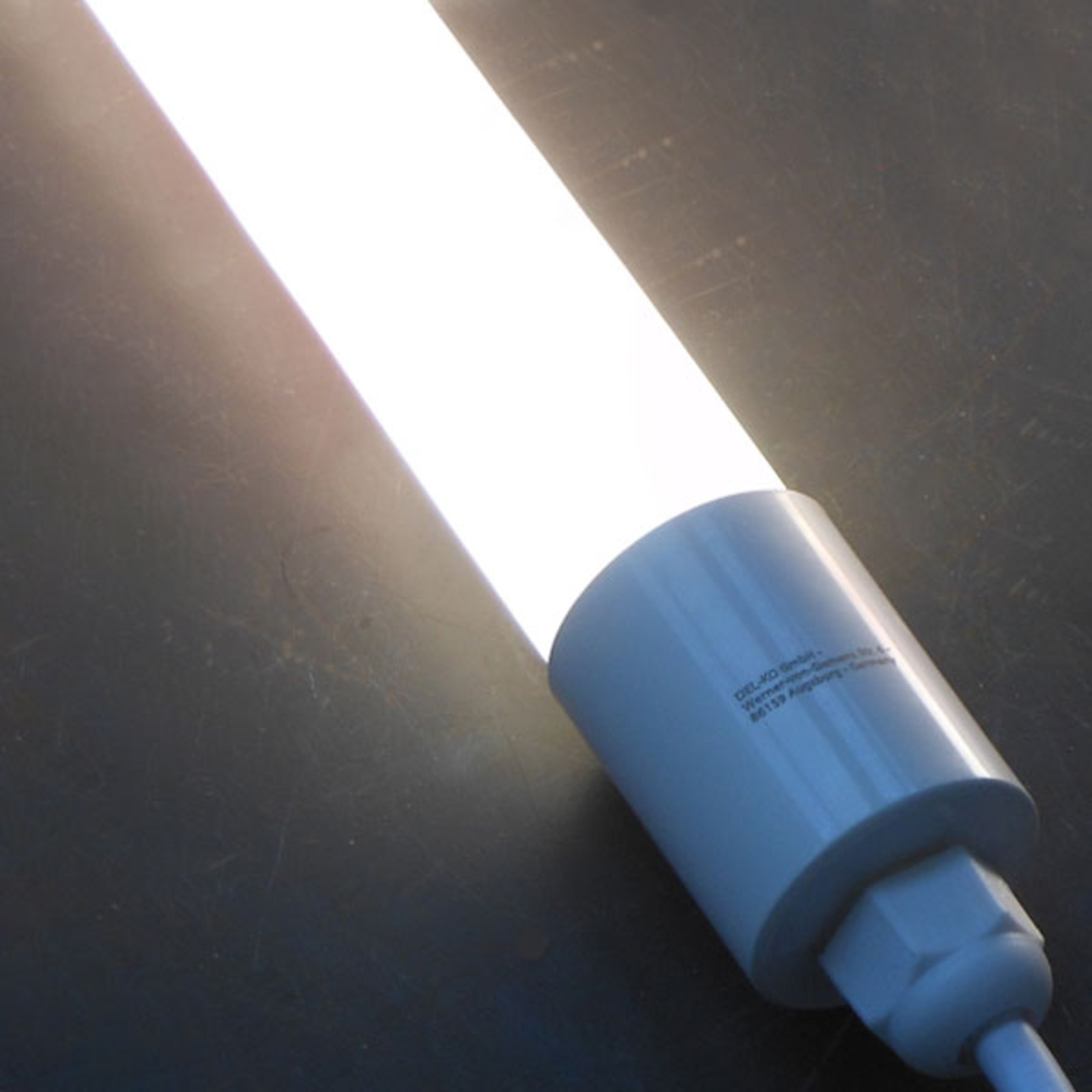 Bioledex LED-Pflanzenlampe GoLeaf TIP65, 120 cm, 16 W
