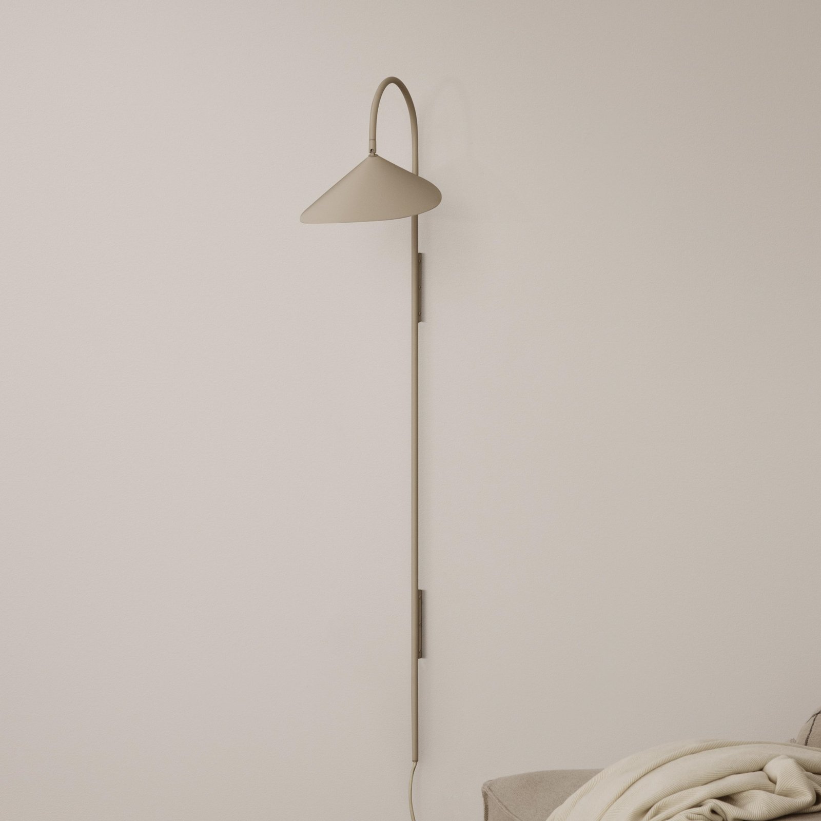 Arum Swivel Nástěnné Svítidlo Tall Cashmere - Ferm Living