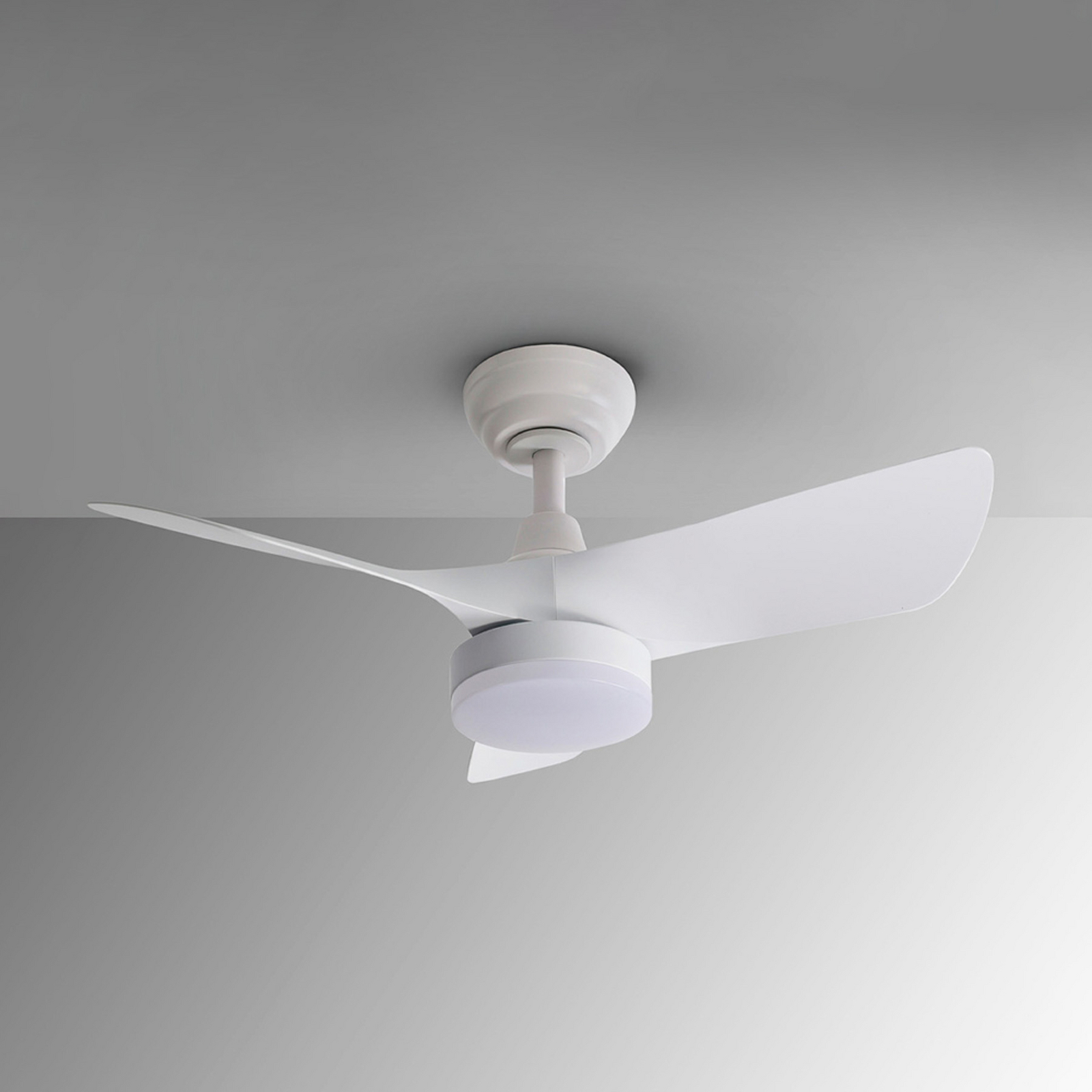 LED stropni ventilator Tropic, bel, Ø 76 cm, tih, CCT