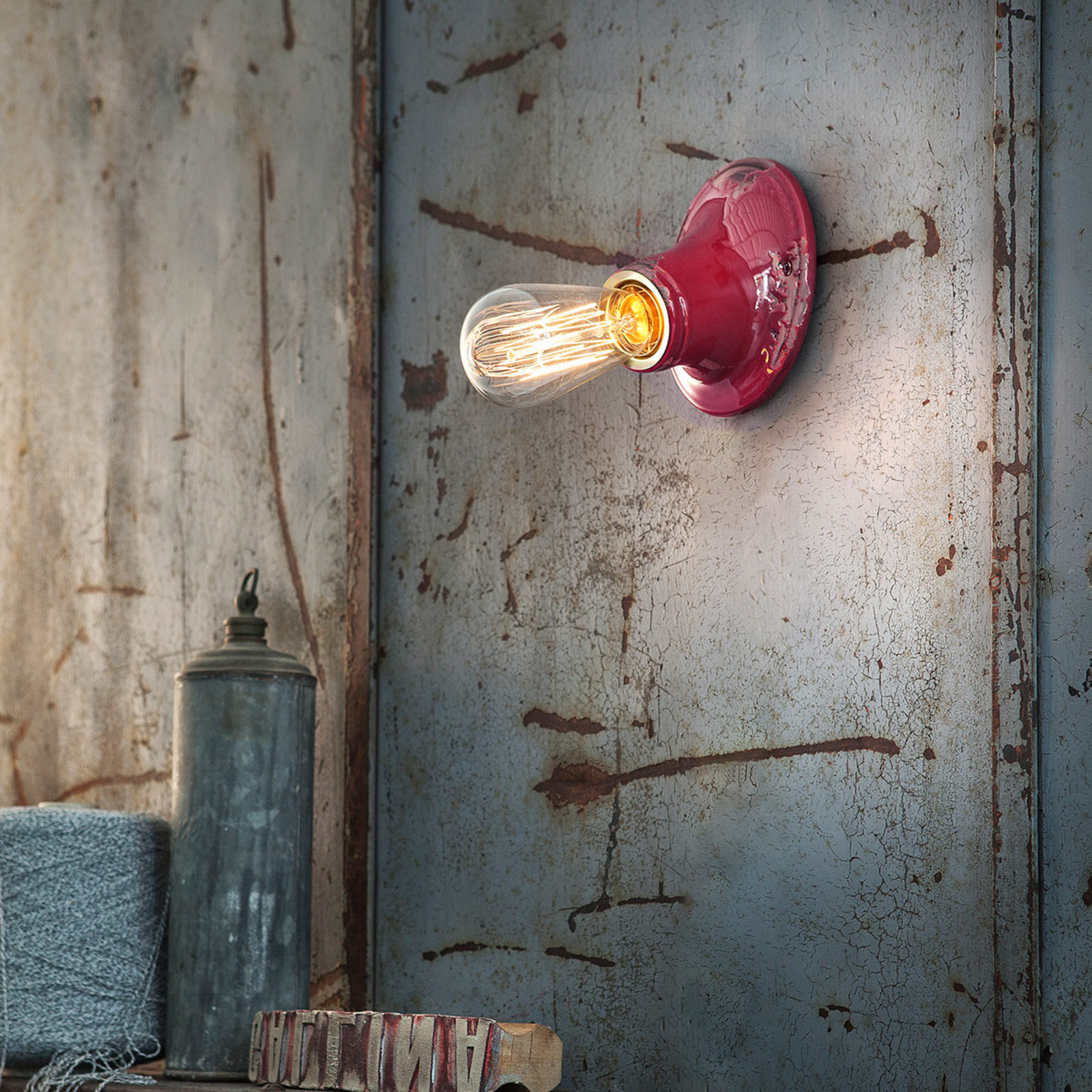 C115 wall light in Vintage style