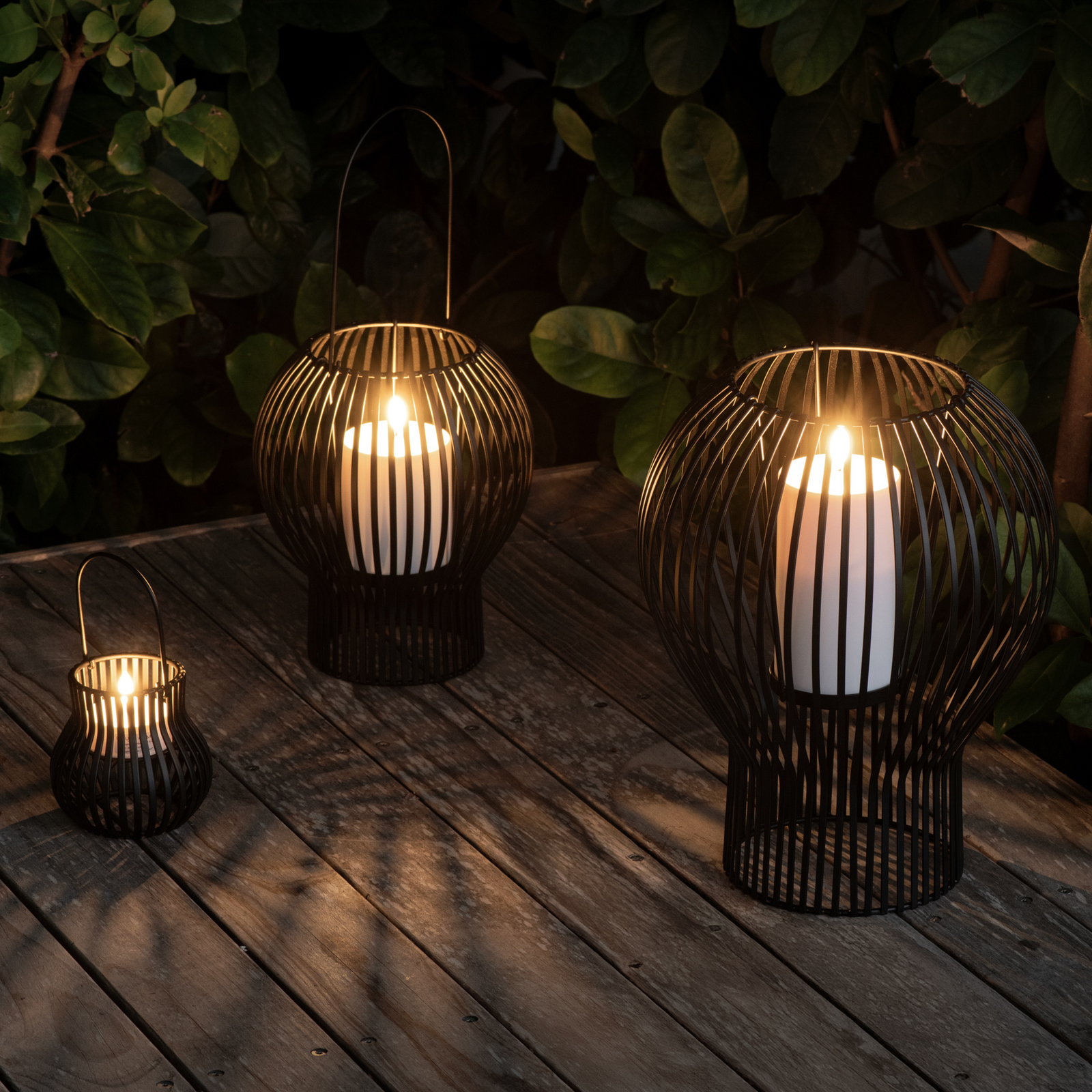 UPSIDE DOWN Lykta Large Outdoor, svart - Uyuni Lighting