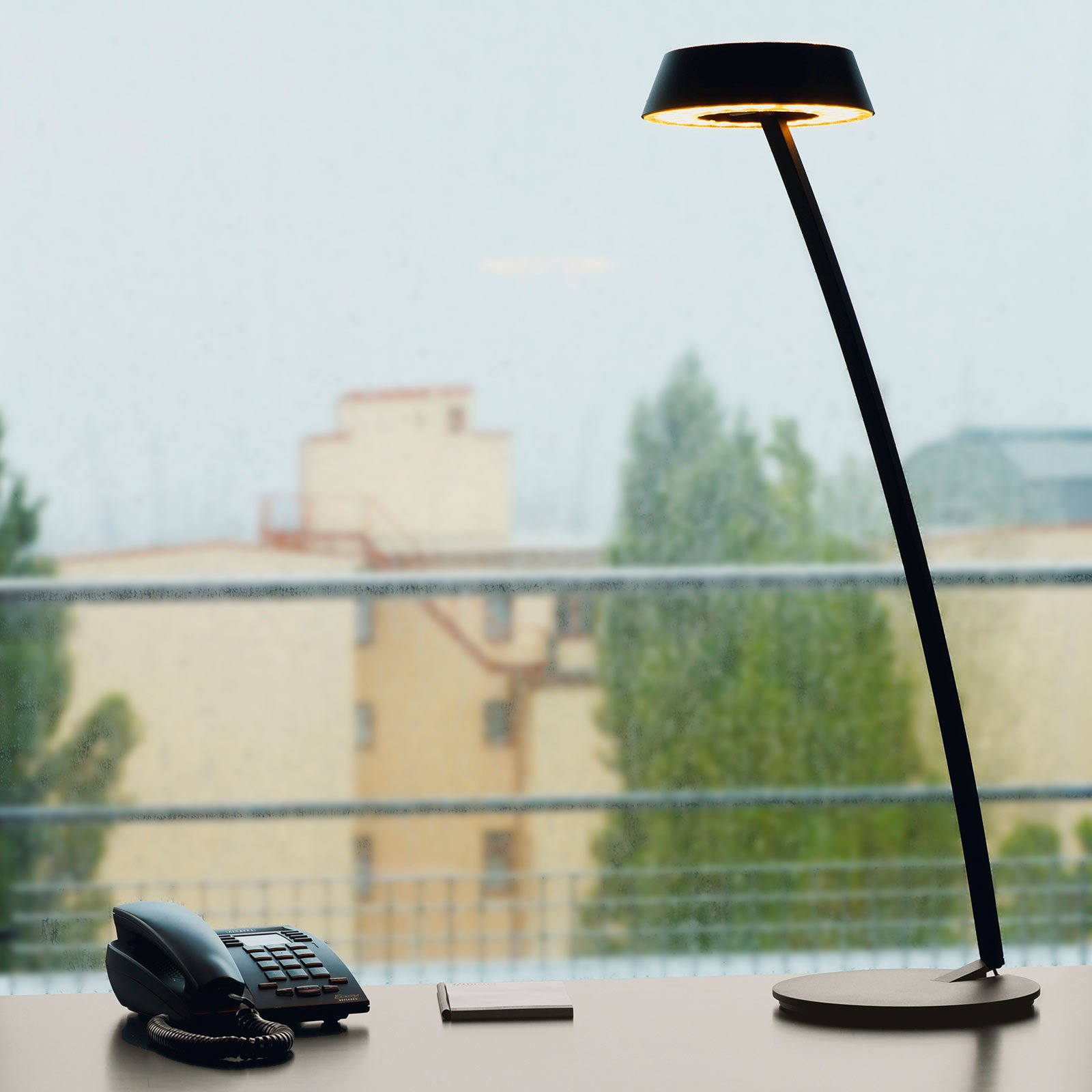 OLIGO Glance lampe de table LED courbée, technique gestuelle