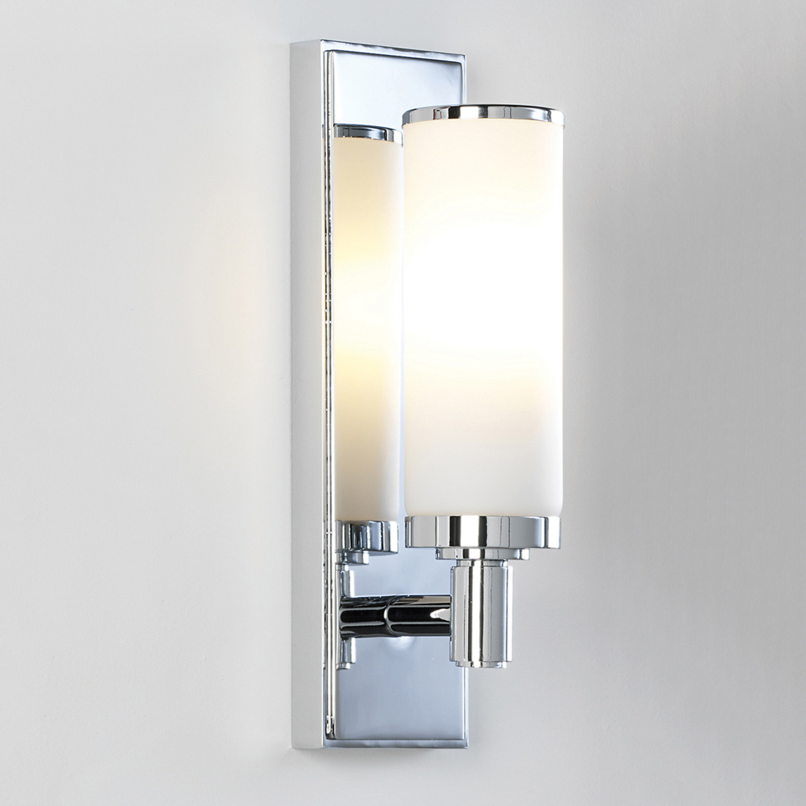 Astro Verona Wall Light Elegant, for Bathroom, Glass, metal, E14, 40 W, energy efficiency: A++, W: 7.2 cm, H: 25 cm