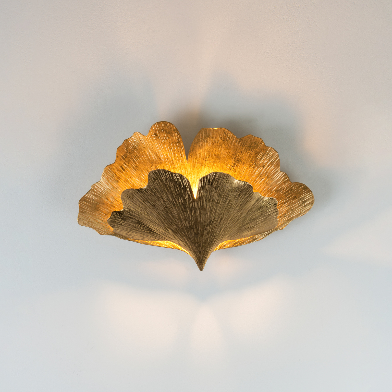 Ginkgo Due wall light in gold