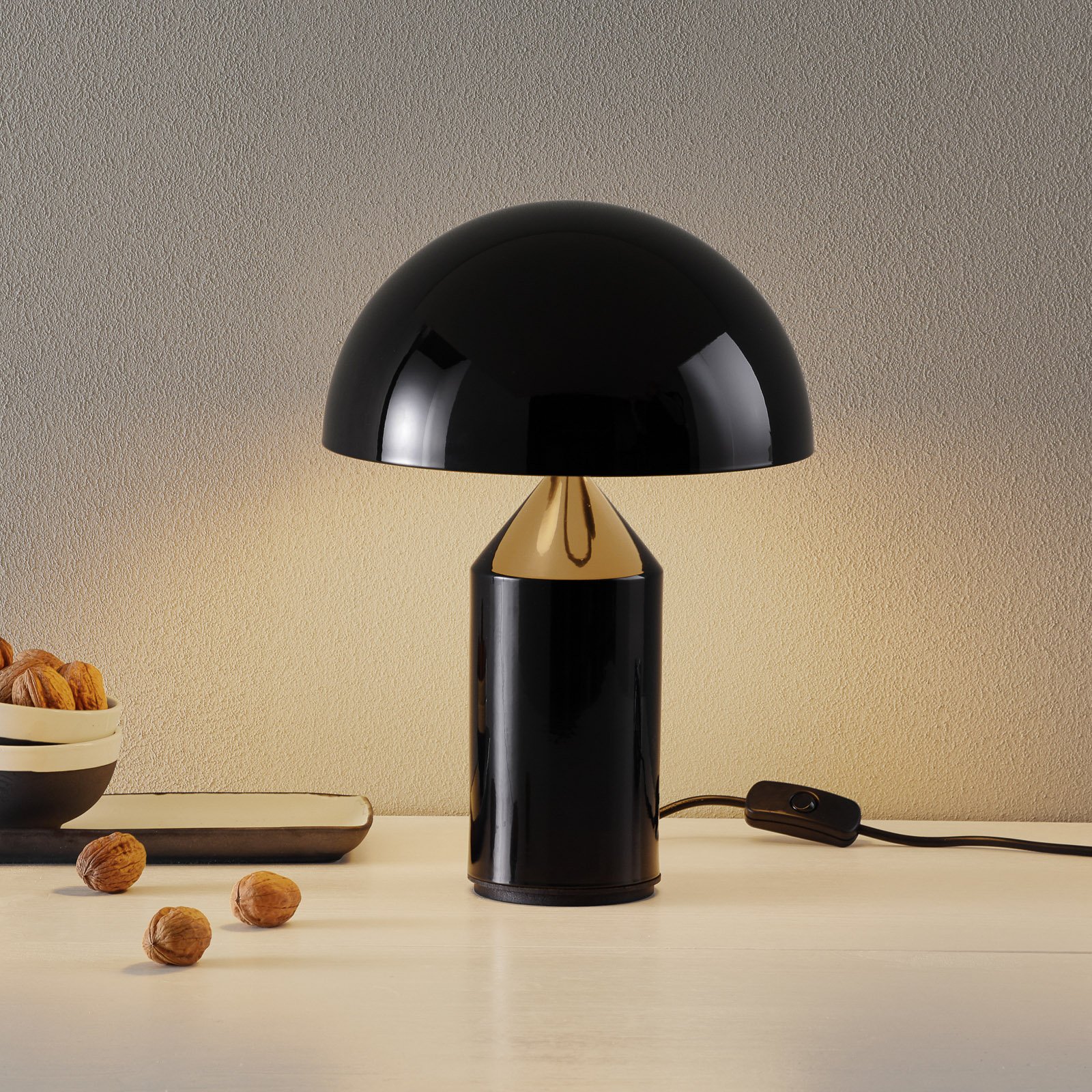 Oluce Atollo table lamp, aluminium, Ø 25 cm, black