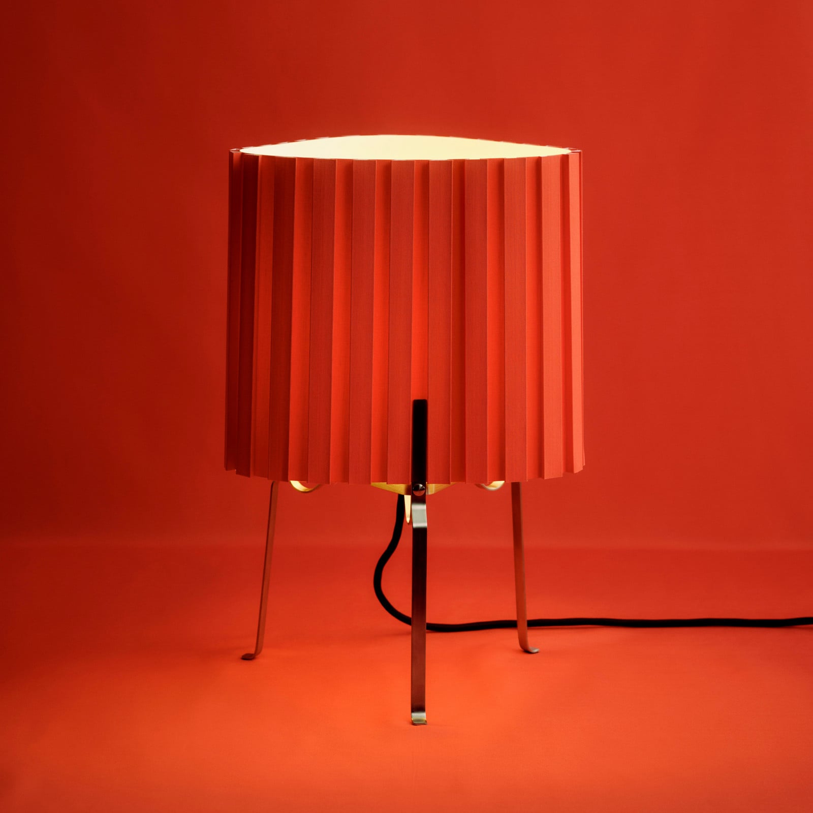Canelé bordslampa, röd, höjd 37 cm, E14, textil – HAY - Vardagsrum - Design - Tyg / textil - Med lampskärm