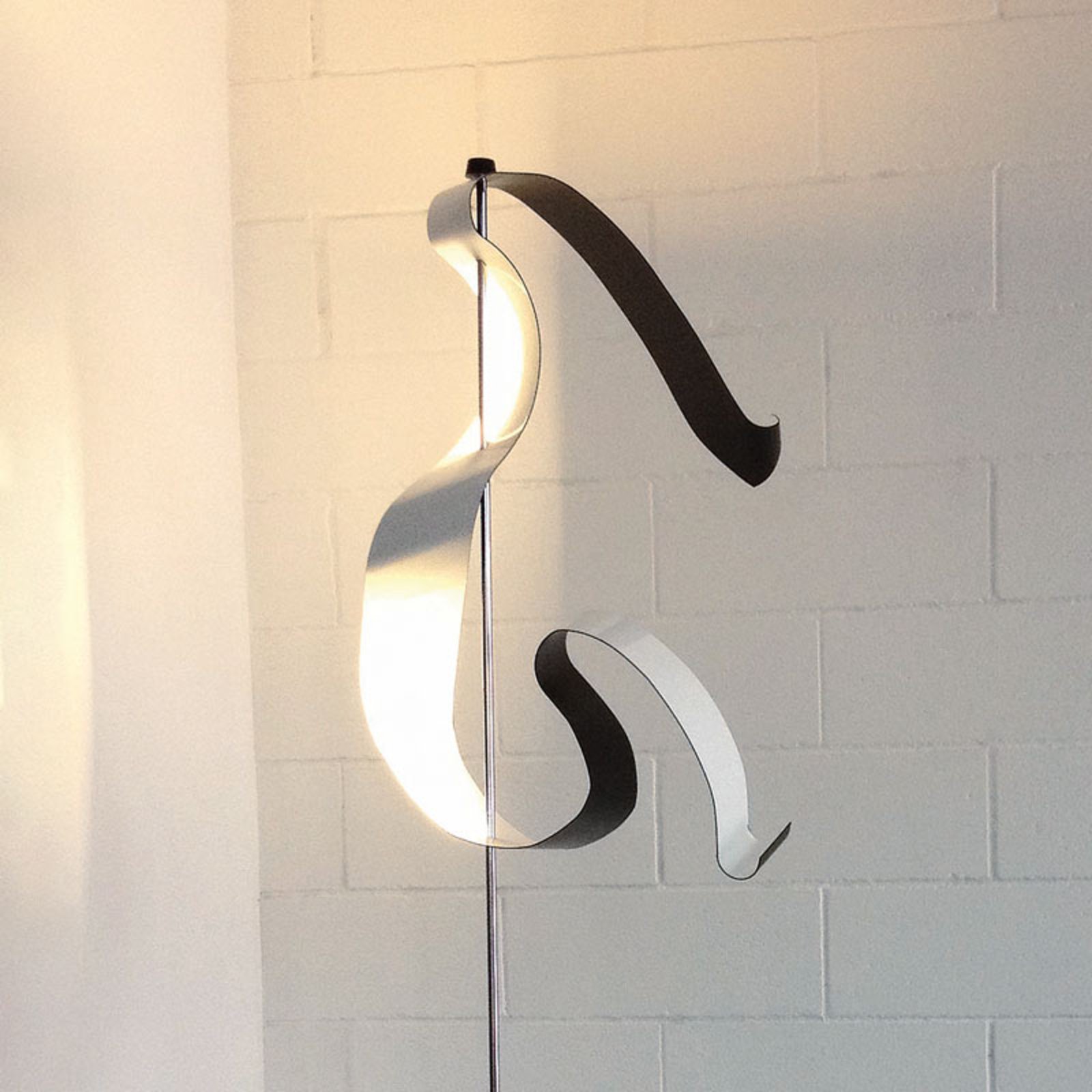Lampa stojąca LED Wave z płatkowanym srebrem