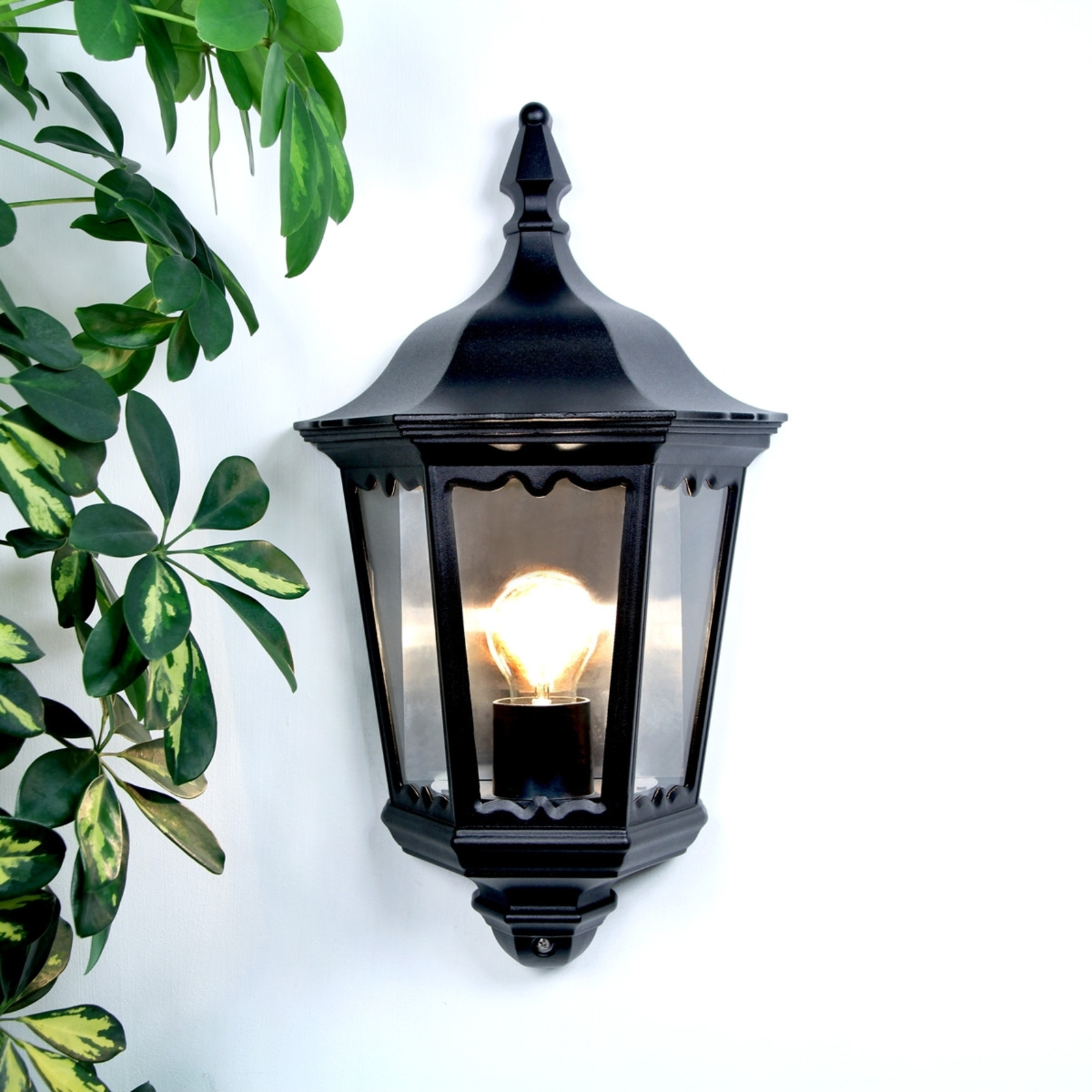 Lindby Lieva Outside Wall Light Black, Aluminium, glass, E27, 60 W, energy efficiency: A++, W: 26 cm, H: 43.5 cm