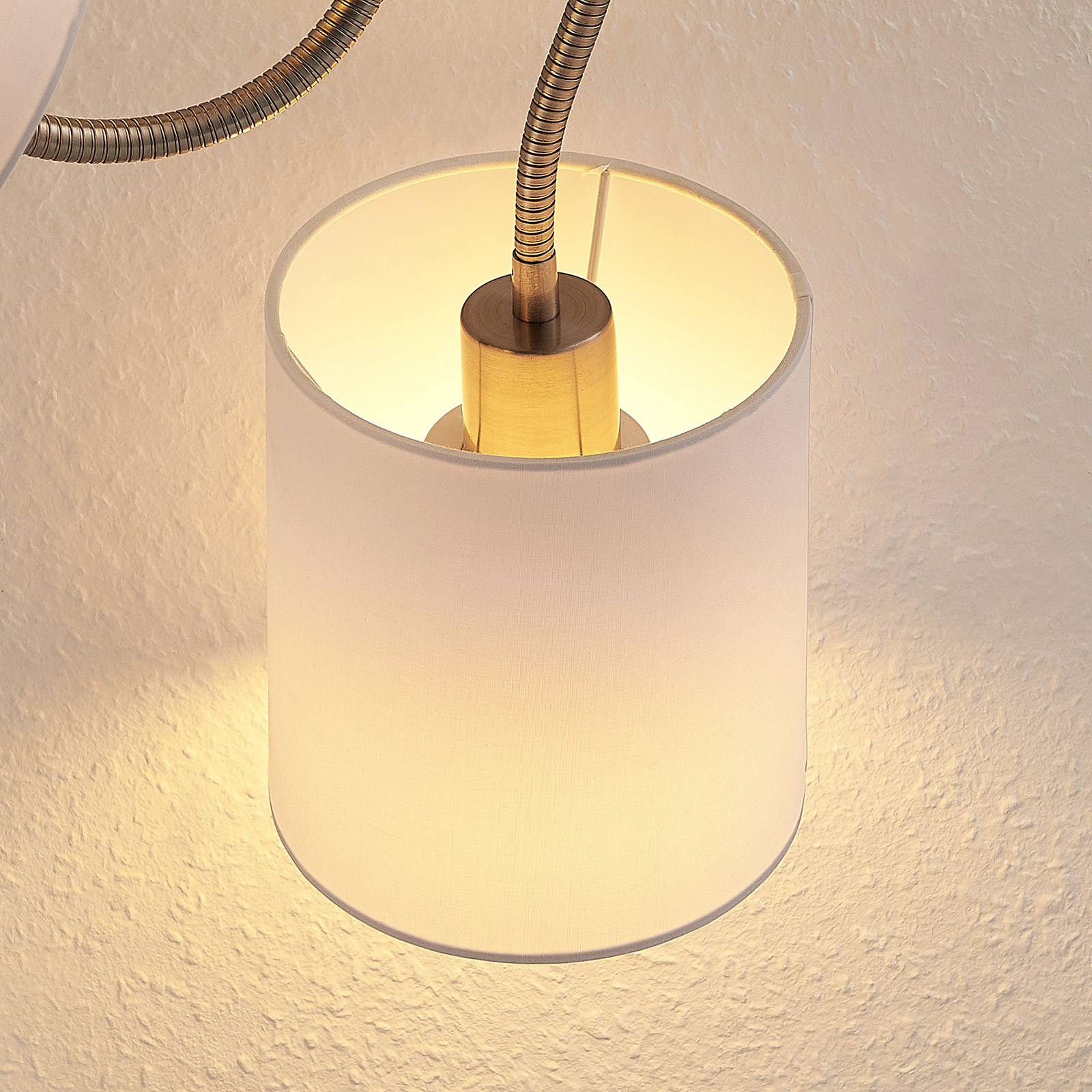Lindby Manu -lattiavalo, 3-lamp., valkoinen