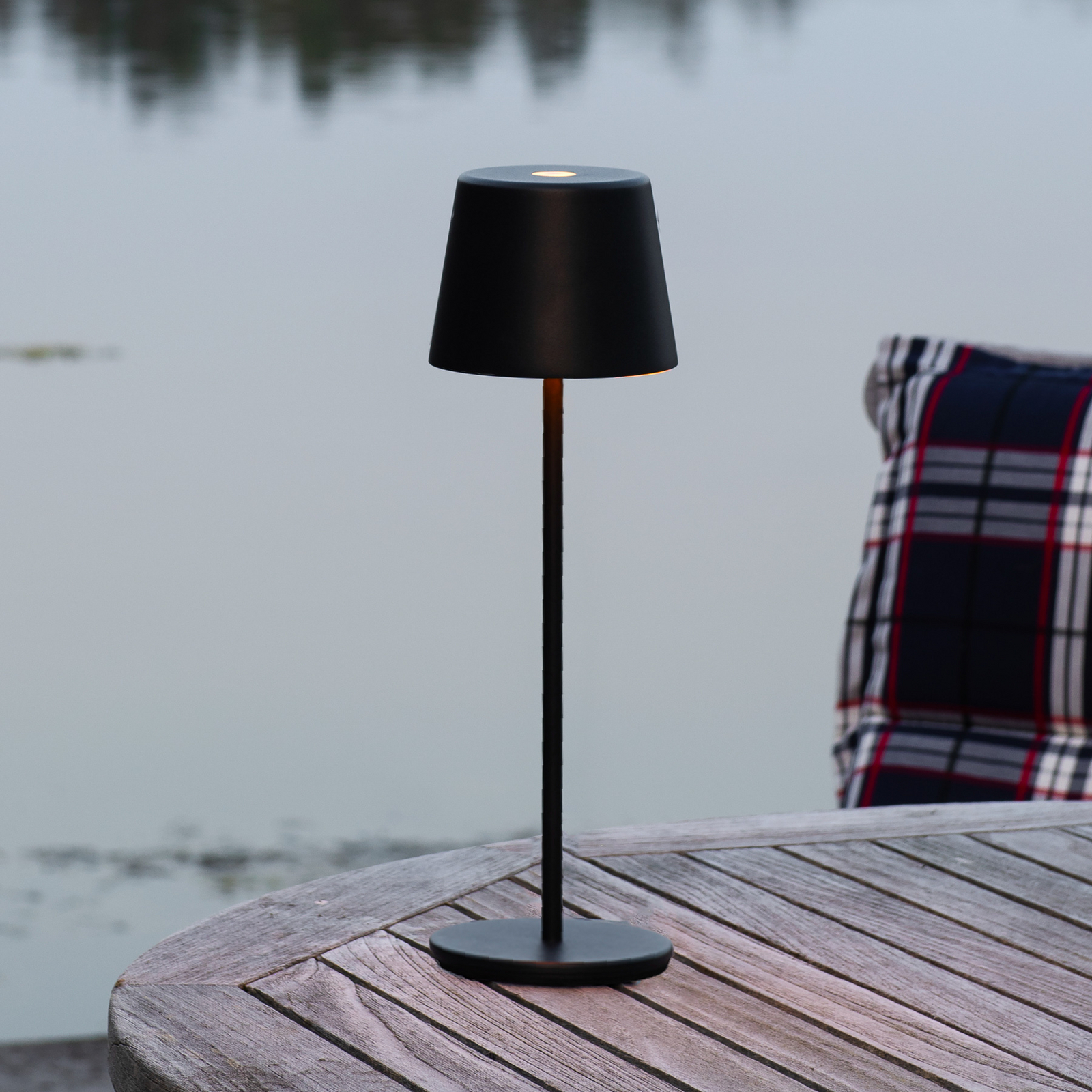 LED tafellamp Vence, hoogte 32 cm, zwart, IP54, USB LED tafellamp Vence, hoogte 32 cm, zwart, IP54, USB