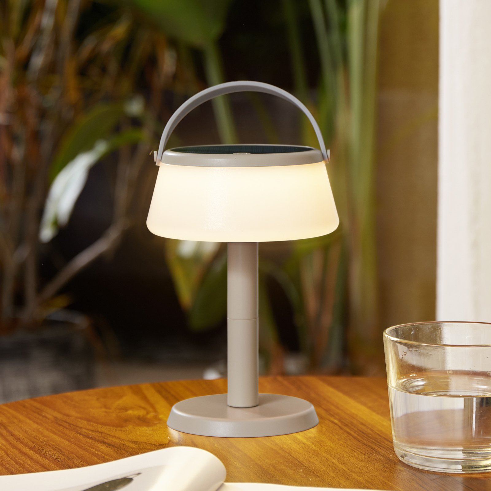 Lindby LED lampă de masă solară Mikkel, bej, dimabil, 7 cm