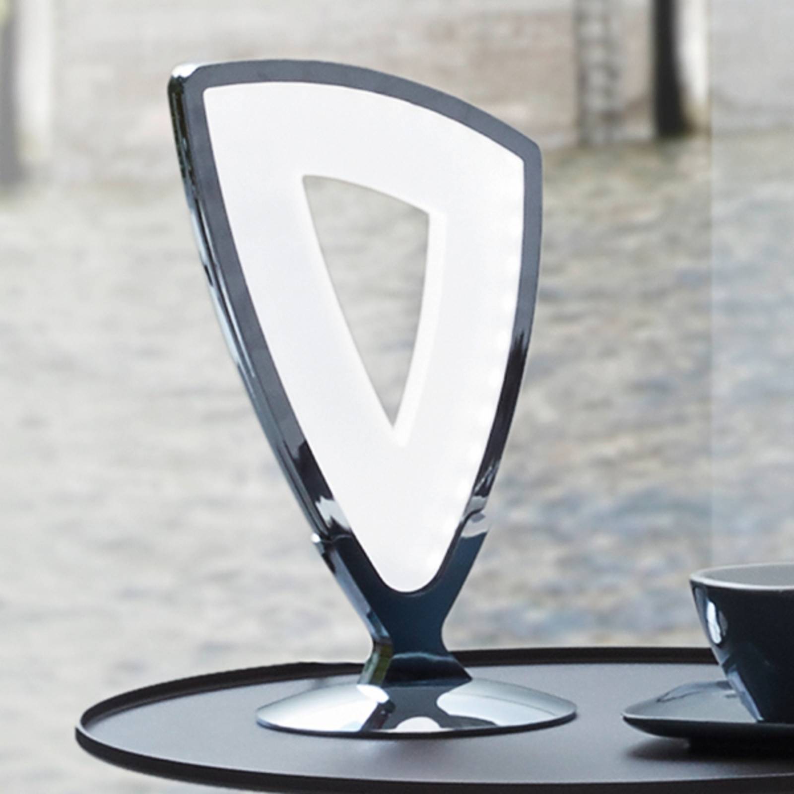 Ultra-modern Amonde table lamp with LED lighting