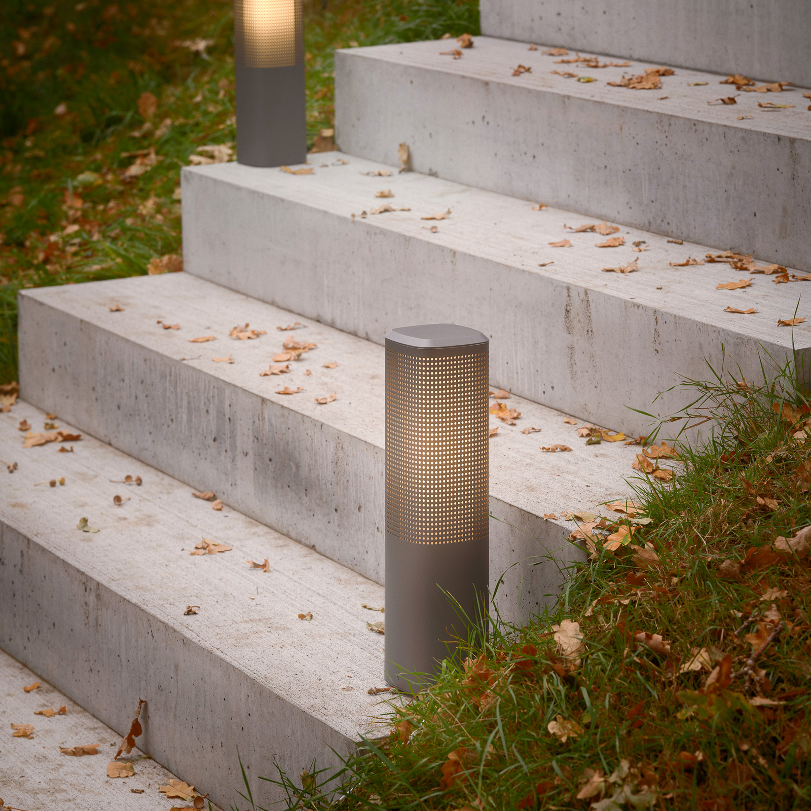 Stojací lampa Sidara 45 Seaside, antracitová, hliník, IP44, E27 Stojací lampa Sidara 45 Seaside, antracitová, hliník, IP44, E27