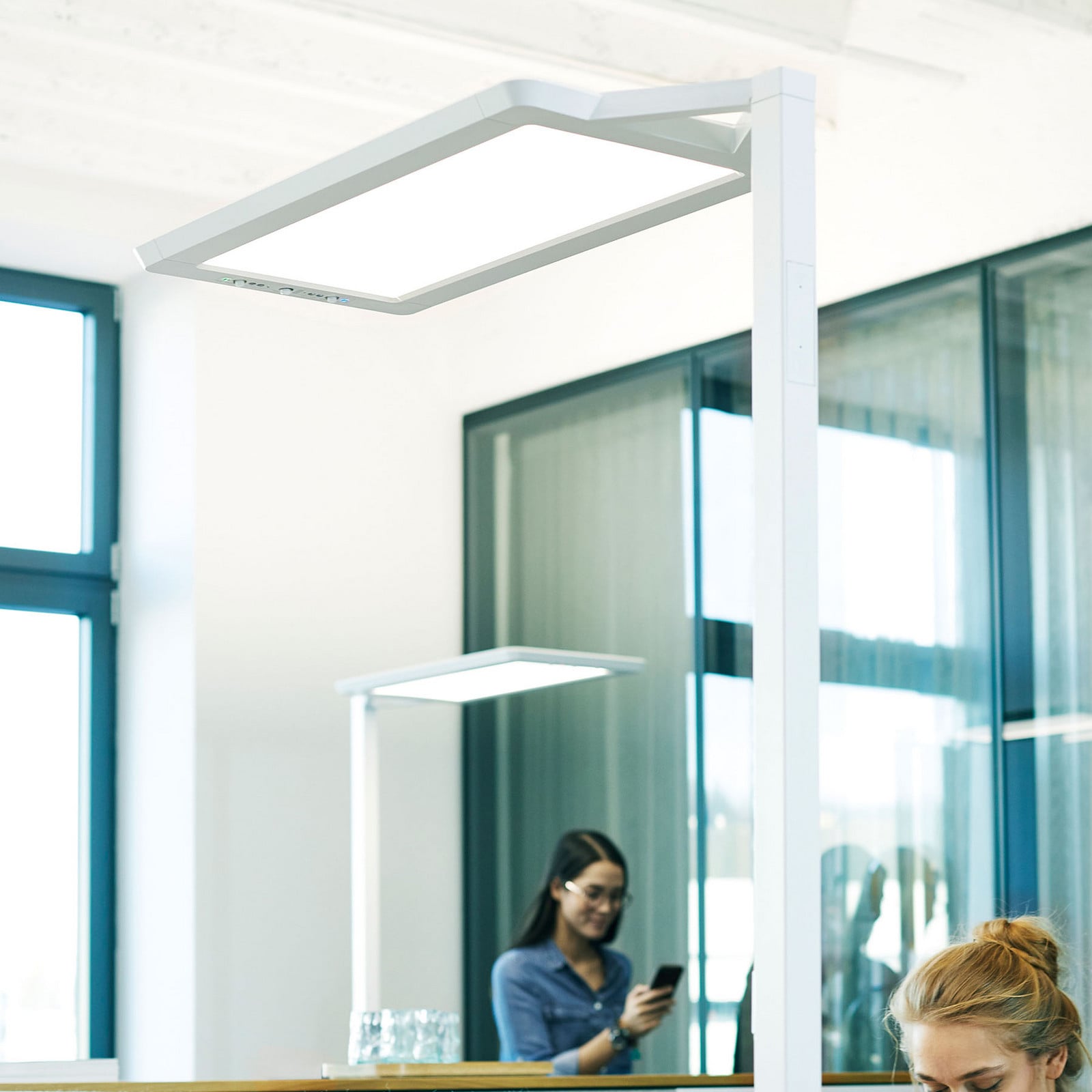 Waldmann Lampadar LED Yara.single VTL BT LTX alb - Studiu / Birou - modern - alb satinat - Metal