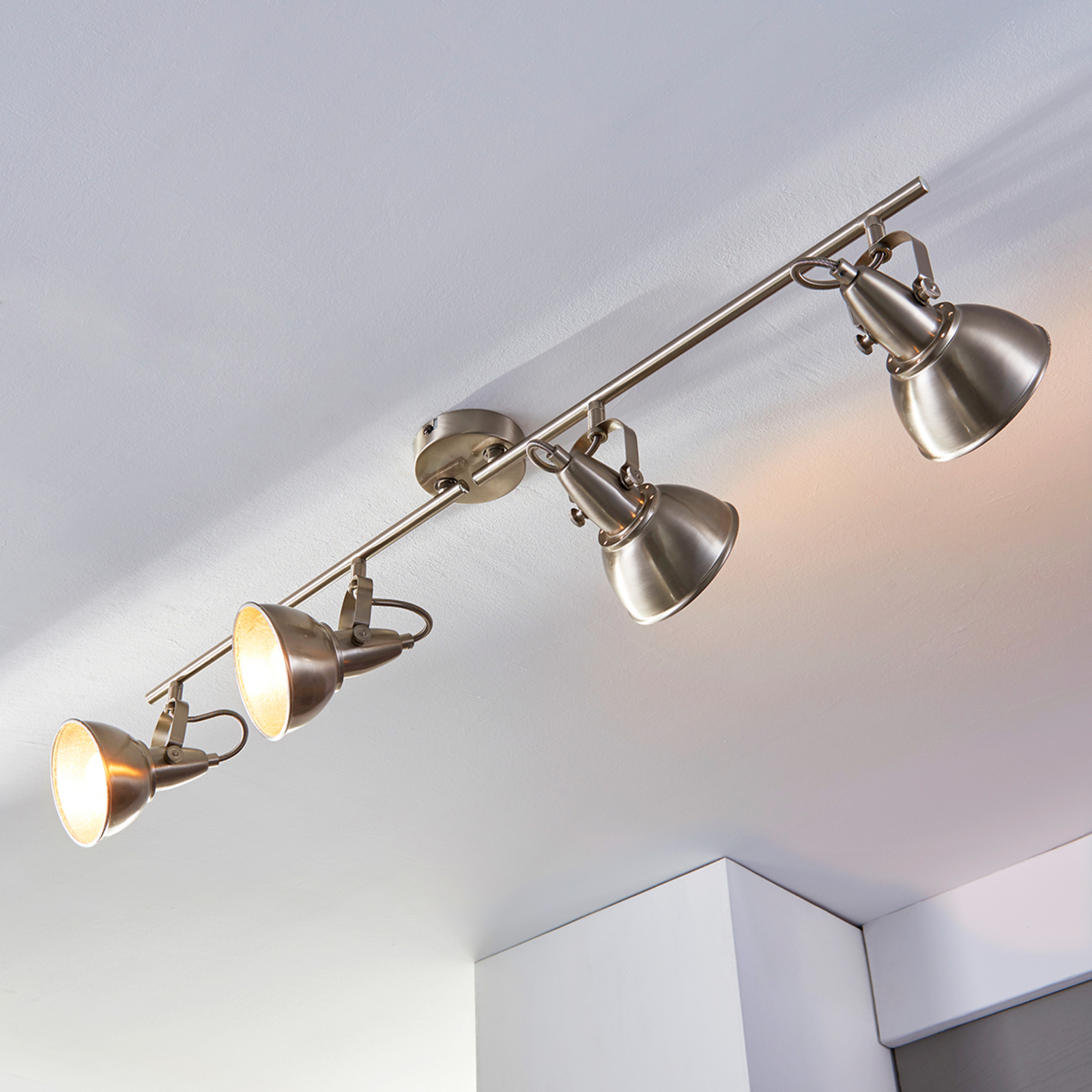 Lampa kuchenna Julin w stylu vintage, czteropunkt.