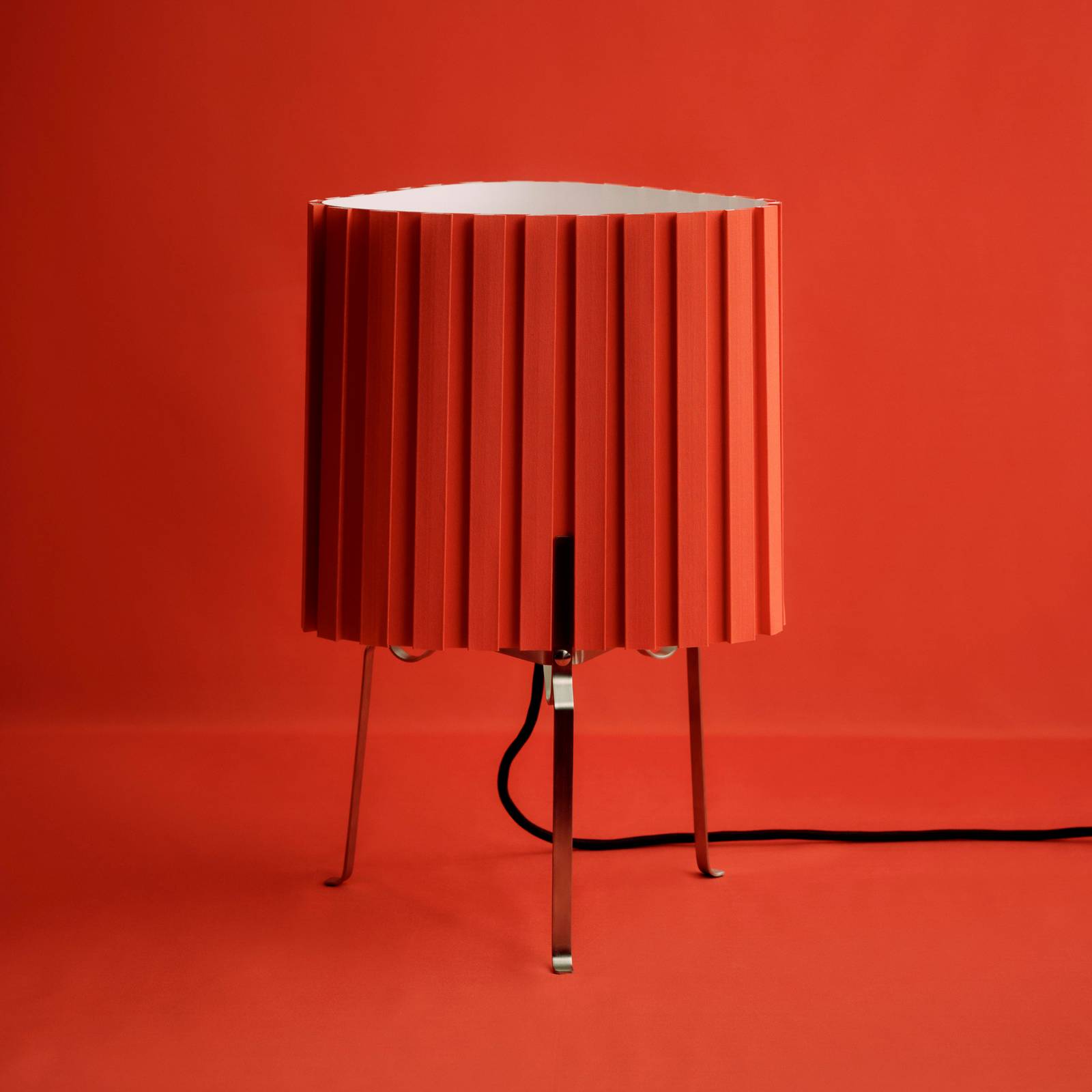 Lampa stołowa HAY Canelé, czerwona, wysokość 37 cm, E14, materiał