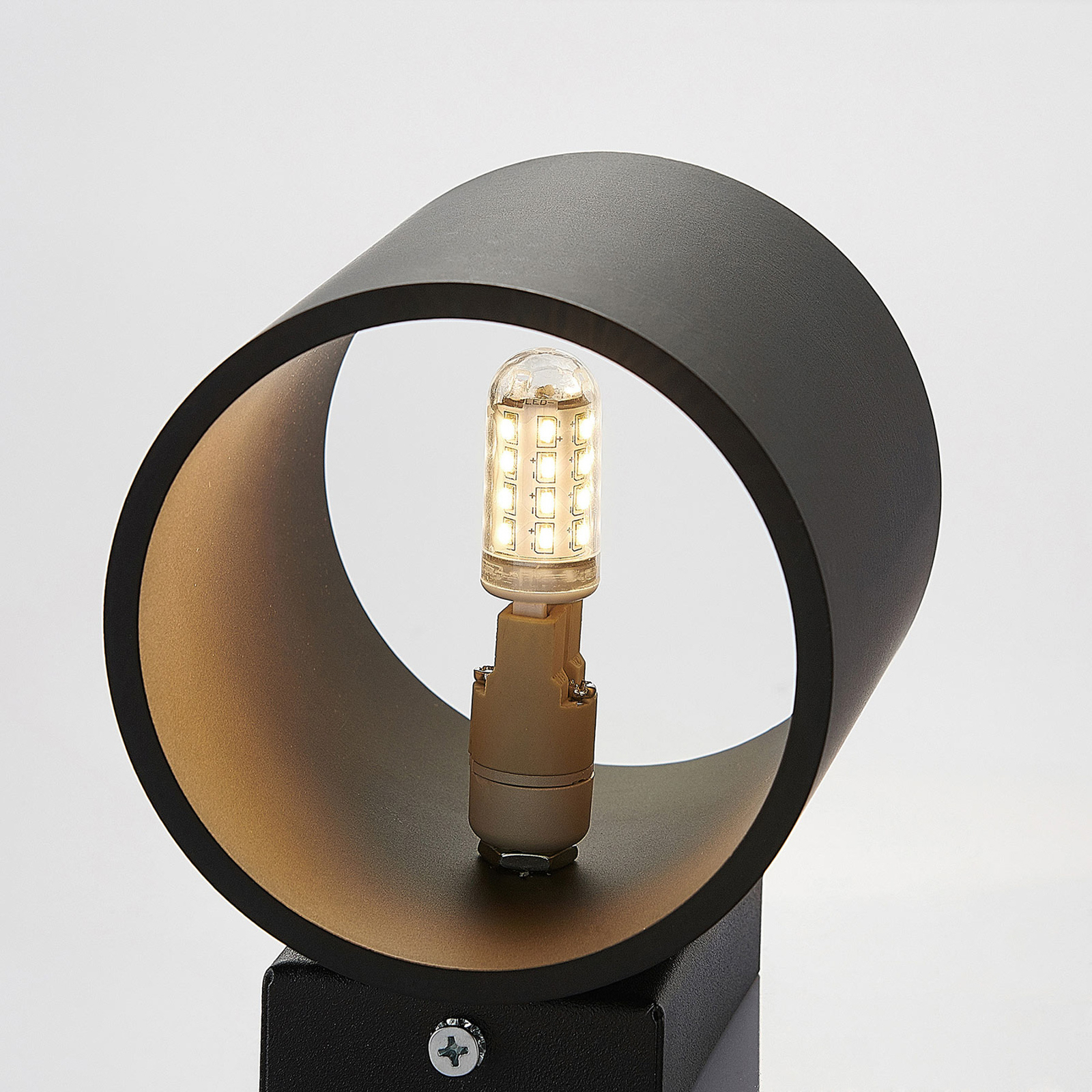 Lindby Mirza aluminium-wandlamp, rond, zwart