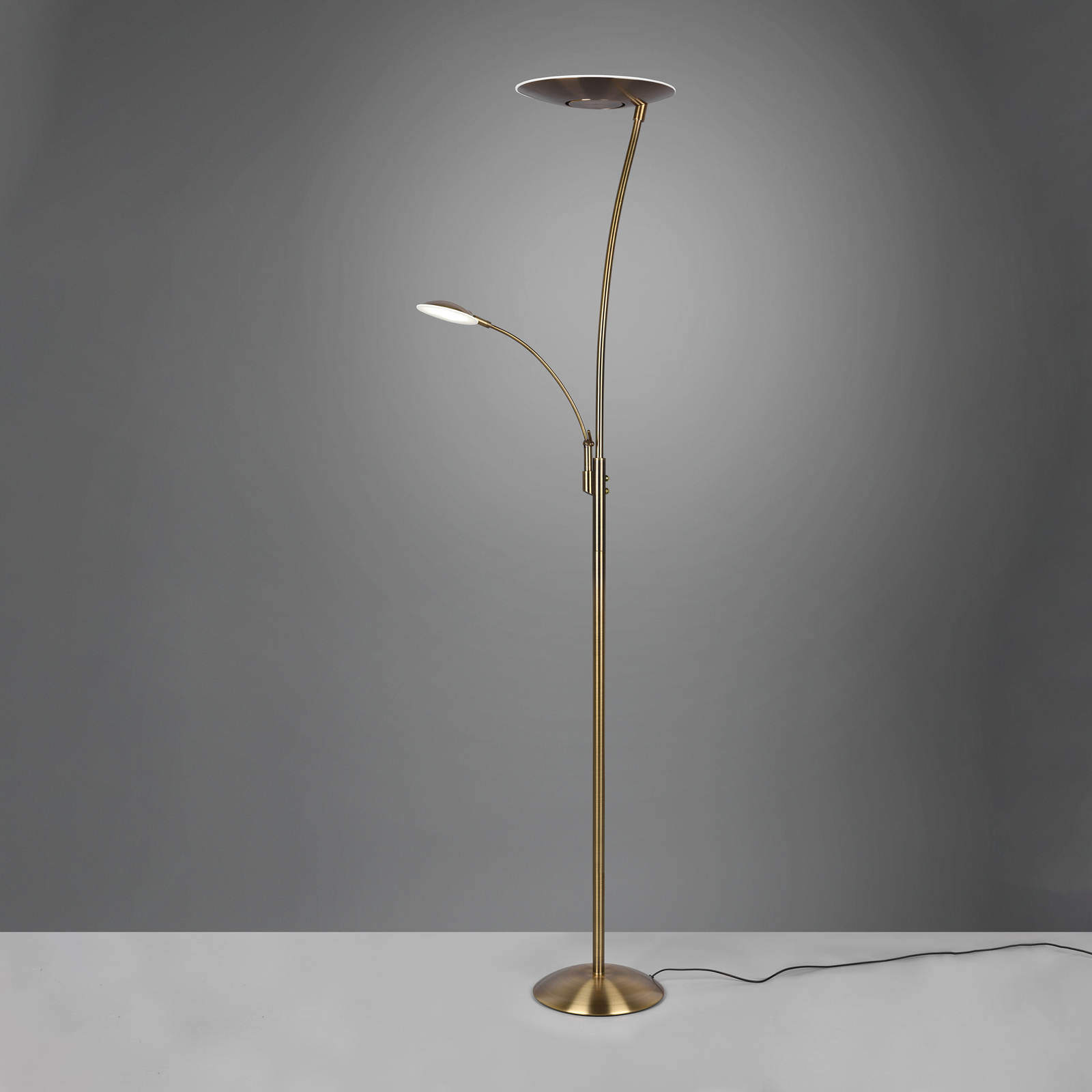 LED подова лампа Granby с LED светлина за четене античен месинг