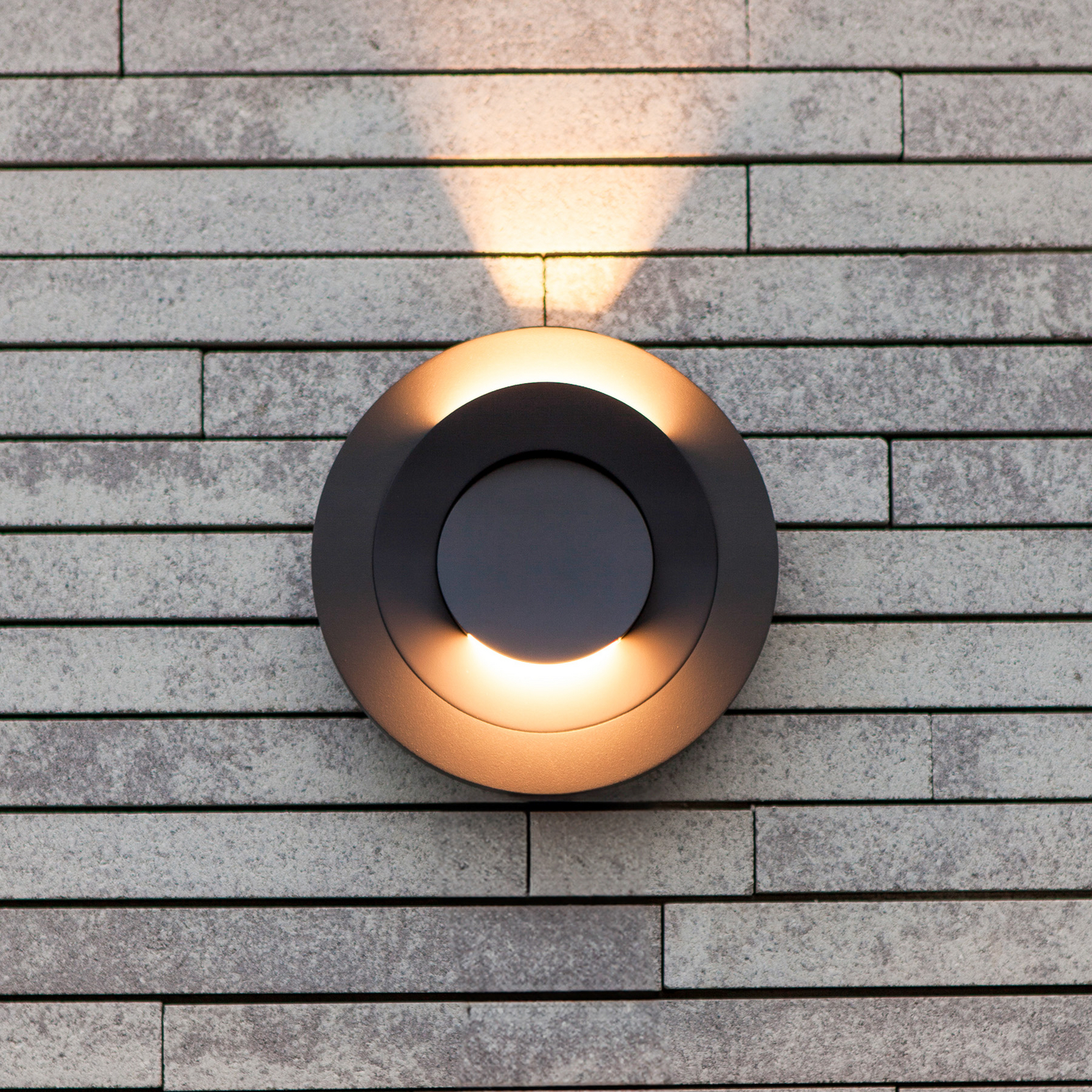 LED-Außenwandleuchte MOOV, dunkelgrau, Ø 21 cm, Metall, IP54