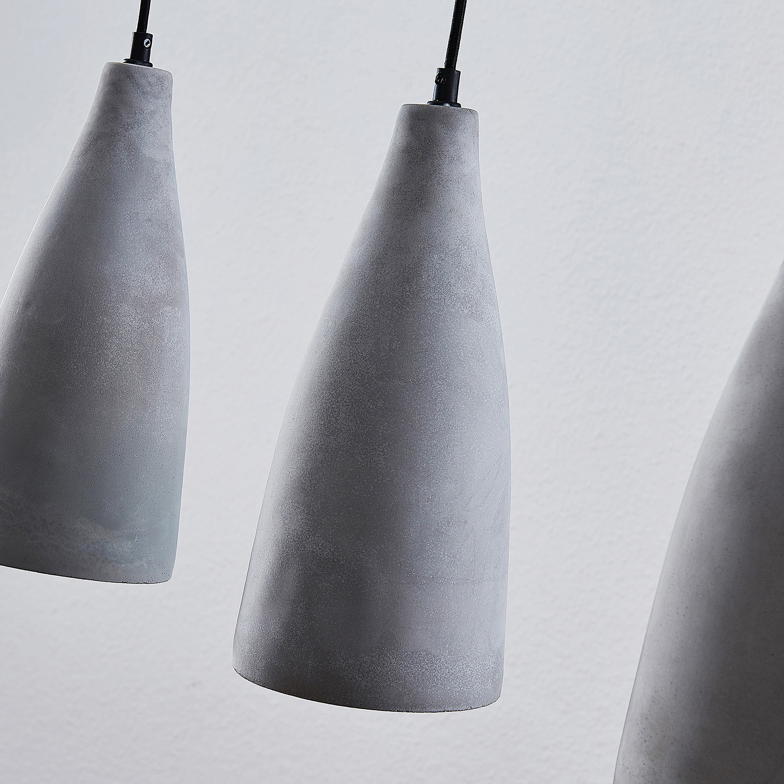 Lindby Sanne lámpara colgante de hormigón, 4 luces