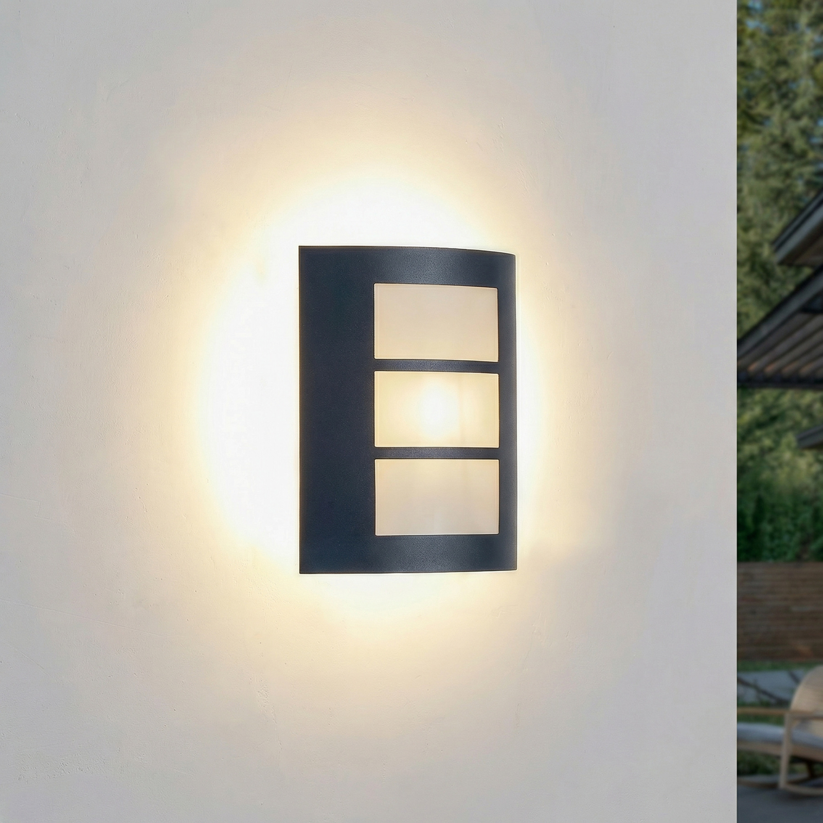 Lindby buitenwandlamp Vimal, E27, 26 cm, zwart, aluminium