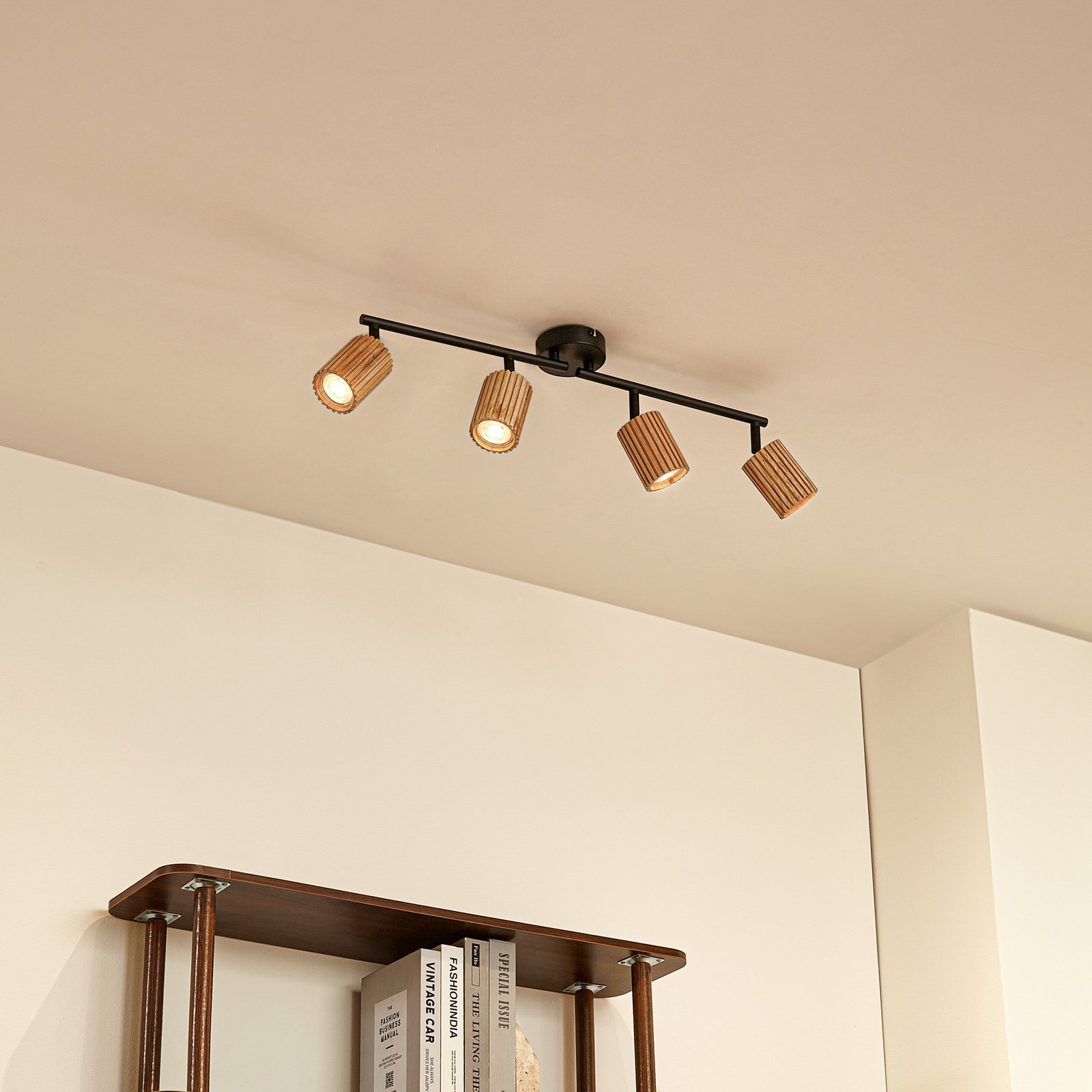 Lindby Deckenstrahler Stralino, 4-flammig, Länge 60 cm, Holz