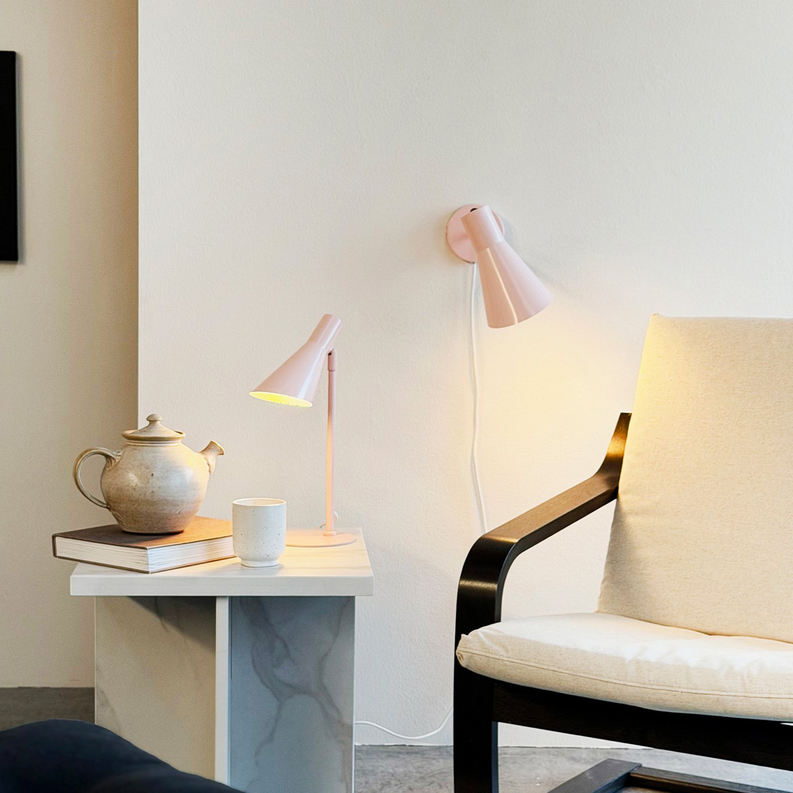 Dyberg Larsen Wandleuchte DL12, rosa, Kabel, E27, Metall Dyberg Larsen Wandleuchte DL12, rosa, Kabel, E27, Metall