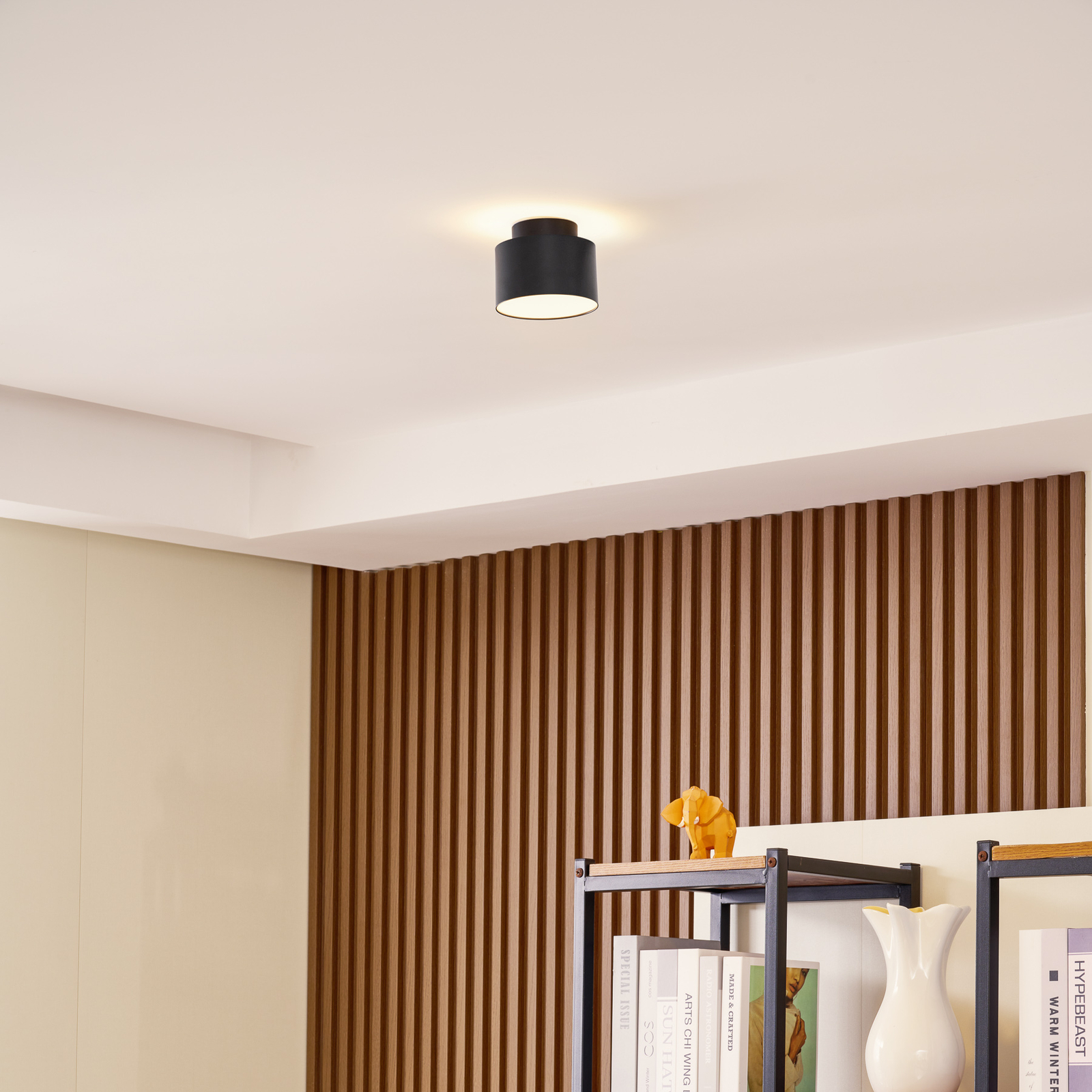 Lindby LED reflektor Nivoria, 11 x 8,8 cm, pieskovo čierny, hliník