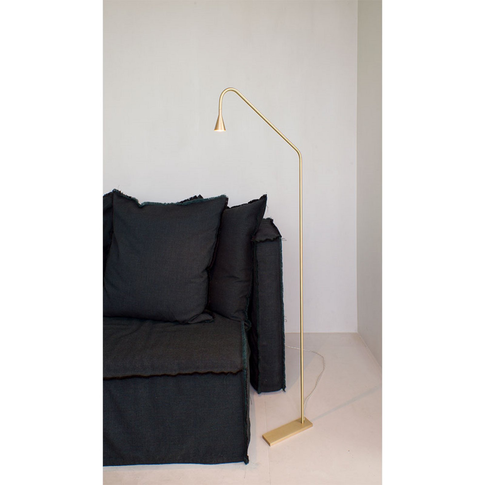 Austere F Lampadar Black - Trizo21