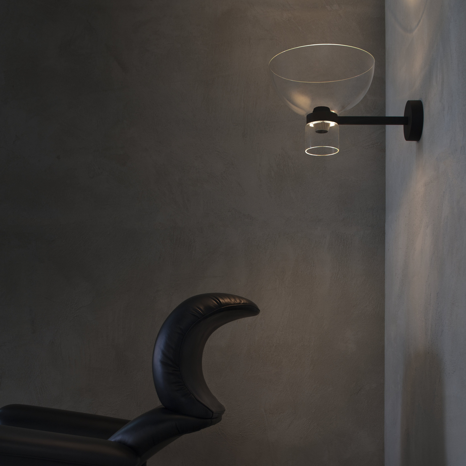 Flos LED-Wandleuchte Nocturne Bowl, schwarz, Glas, dimmbar Flos LED-Wandleuchte Nocturne Bowl, schwarz, Glas, dimmbar