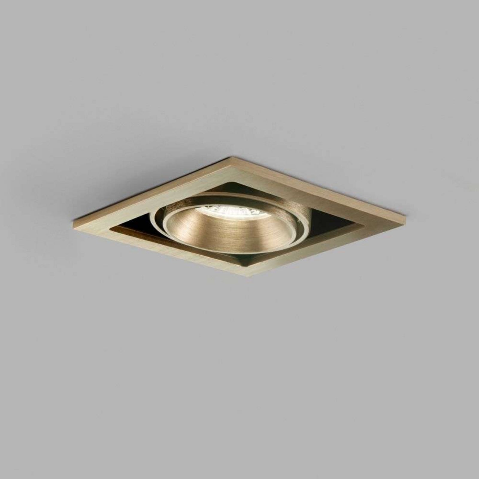 Ghost 1 indbygningsspots 6W 2700/3000K messing LIGHT-POINT - Stue - Metal