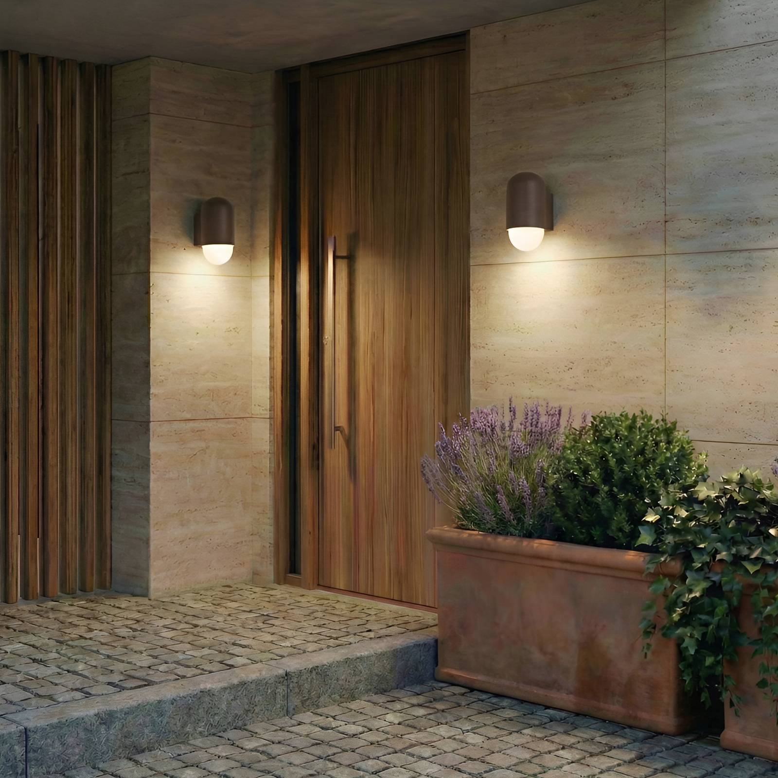 Lindby Außenwandleuchte Pilva, braun, Metall, IP44, E27 günstig online kaufen