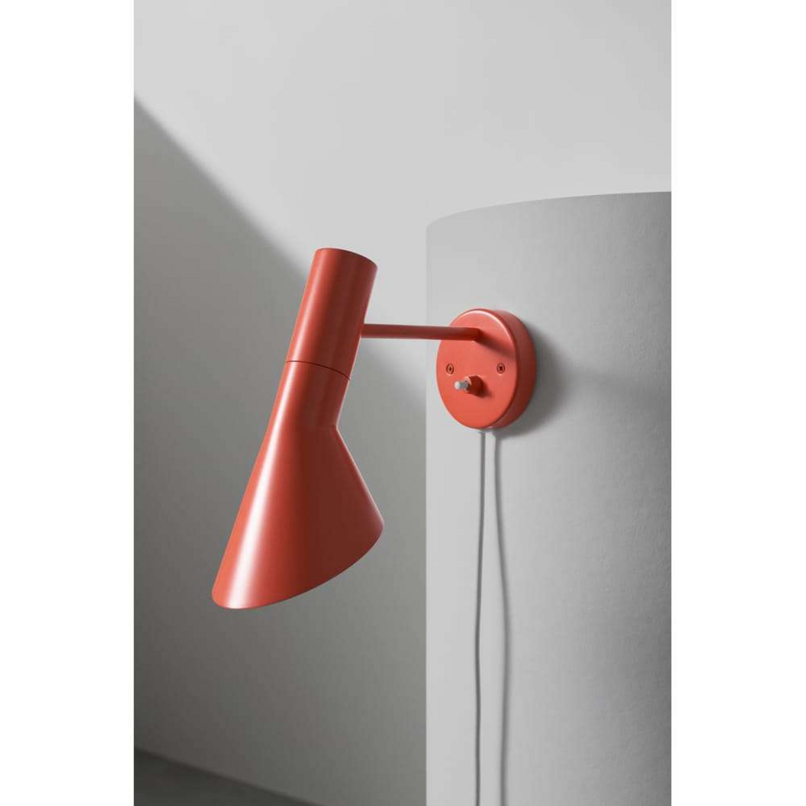 AJ Vägglampa Electric Orange - Louis Poulsen