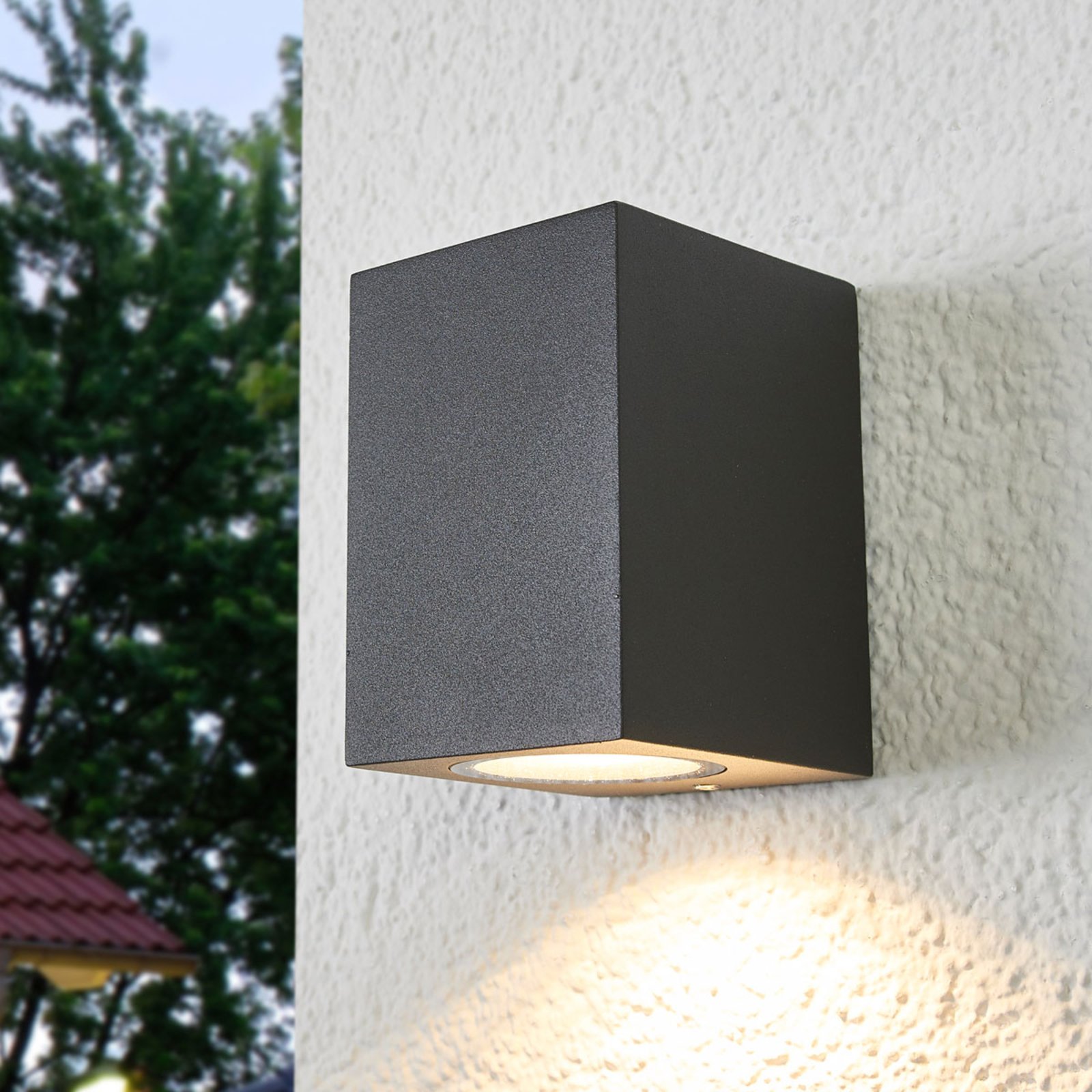 Lucande Xava outdoor wall lamp, downward-shining light, aluminium, glass, GU10, 5 W, energy efficiency: A++, W: 7 cm, H: 10 cm