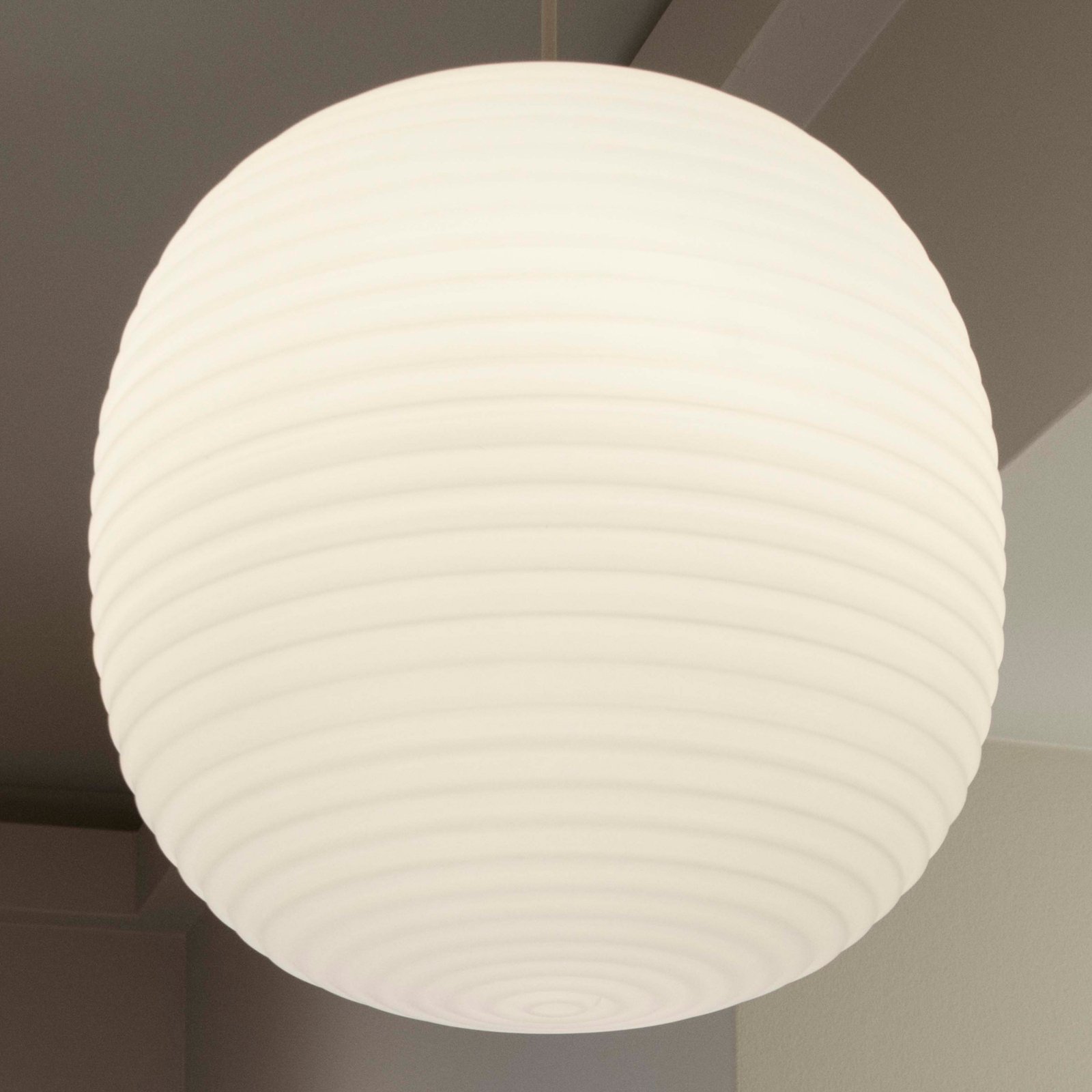 New Works Lantern Hängeleuchte aus Opalglas