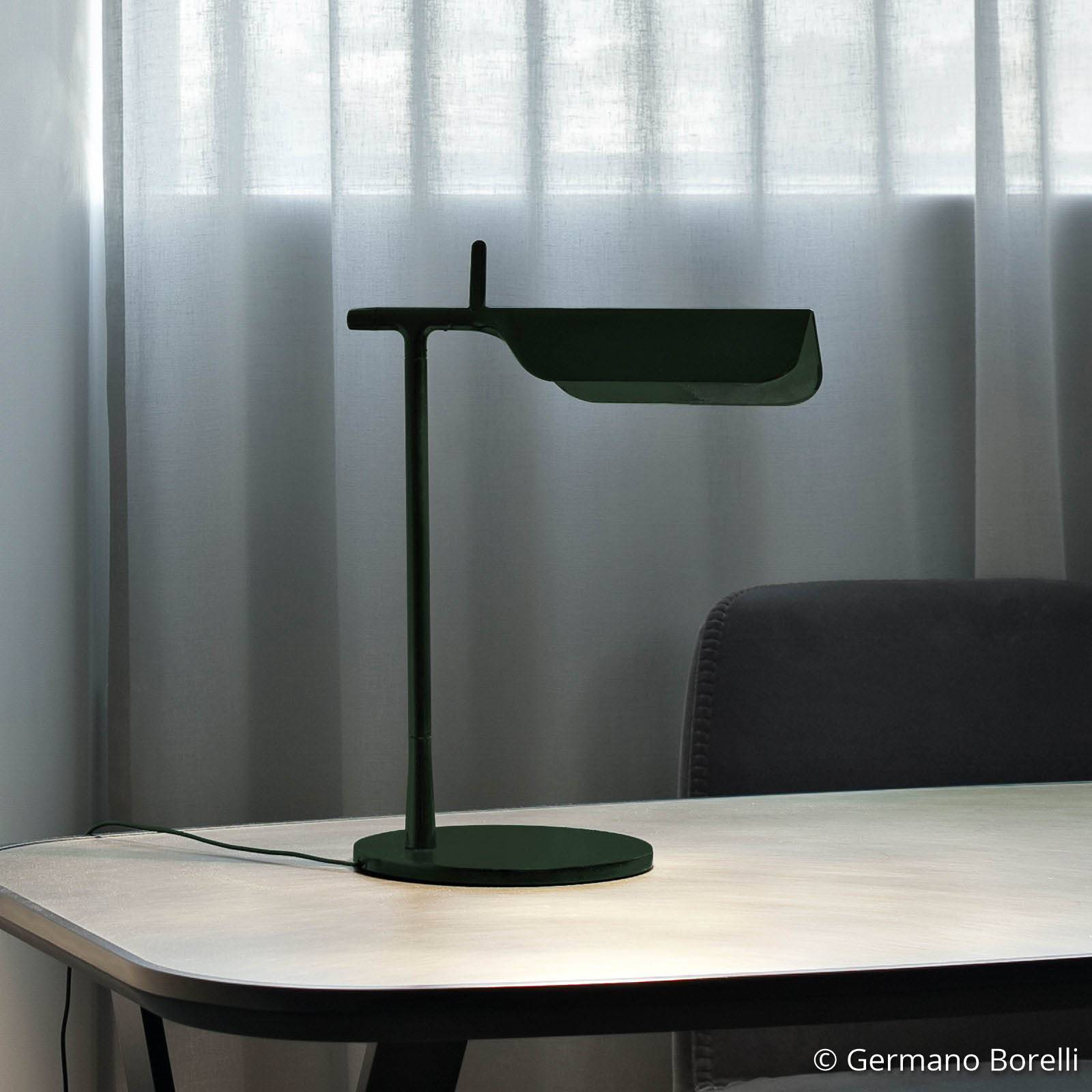 FLOS Tab lampa stołowa LED, czarna