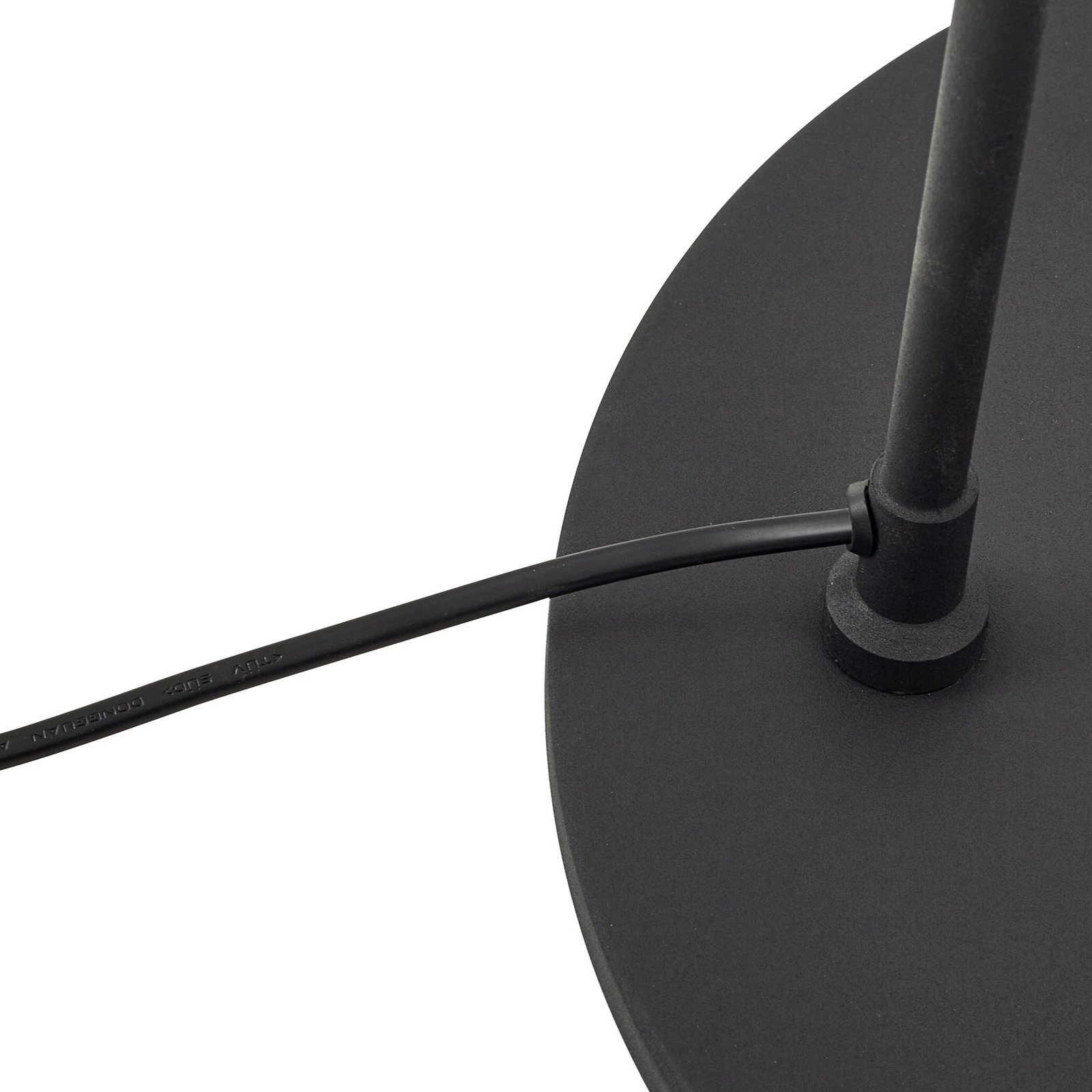 Lindby Bogenlampe Triangolo, schwarz, Höhe 195cm, Metall E27