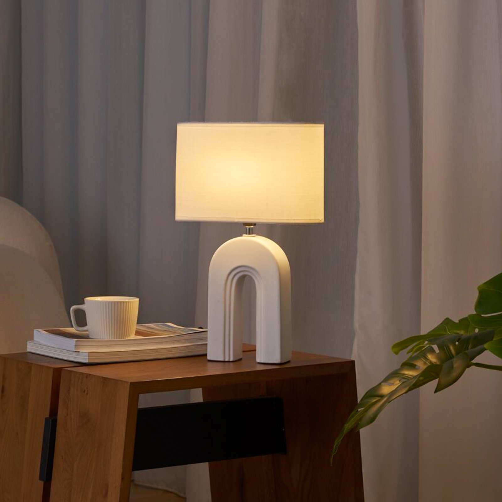 Pauleen Glow of Purity table lamp, white/beige