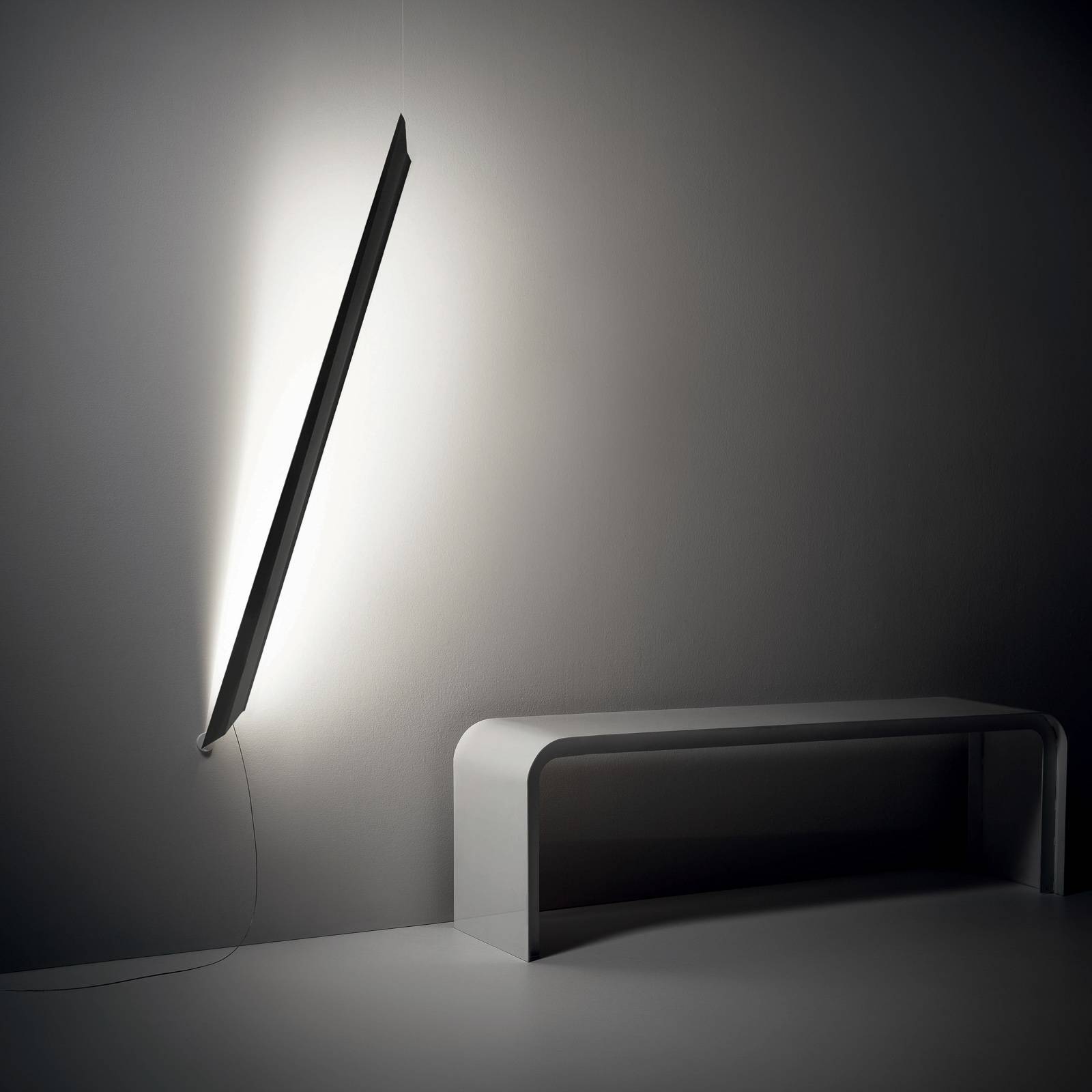 Knikerboker Schegge LED wall light, matt black, for Living / Dining Room, aluminium, 25 W, energy efficiency: A+, W: 6.5 cm, H: 160 cm