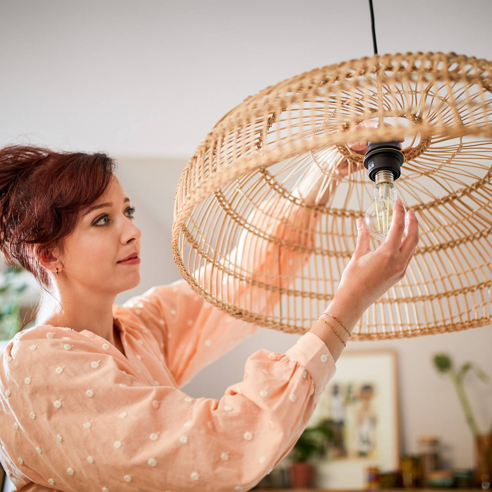 Żarówka LED Philips E27 A60 4W 840lm 2700K opal, opakowanie 6 szt