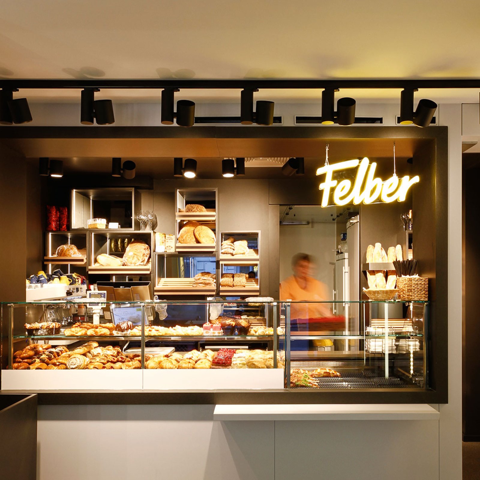 Černý LED kolejnicový reflektor Kent Bakery 38°