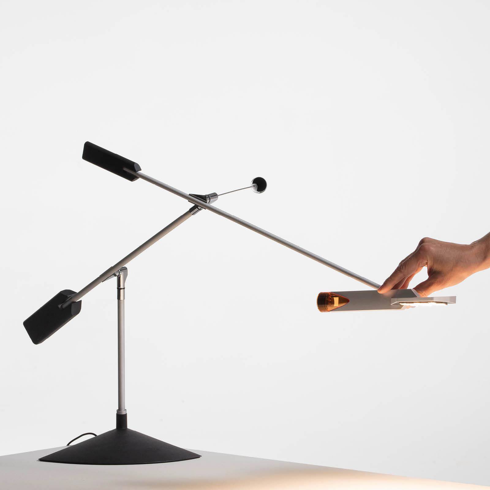 Lampa stołowa LED Stilnovo Halley, projekcja 100 cm, szary