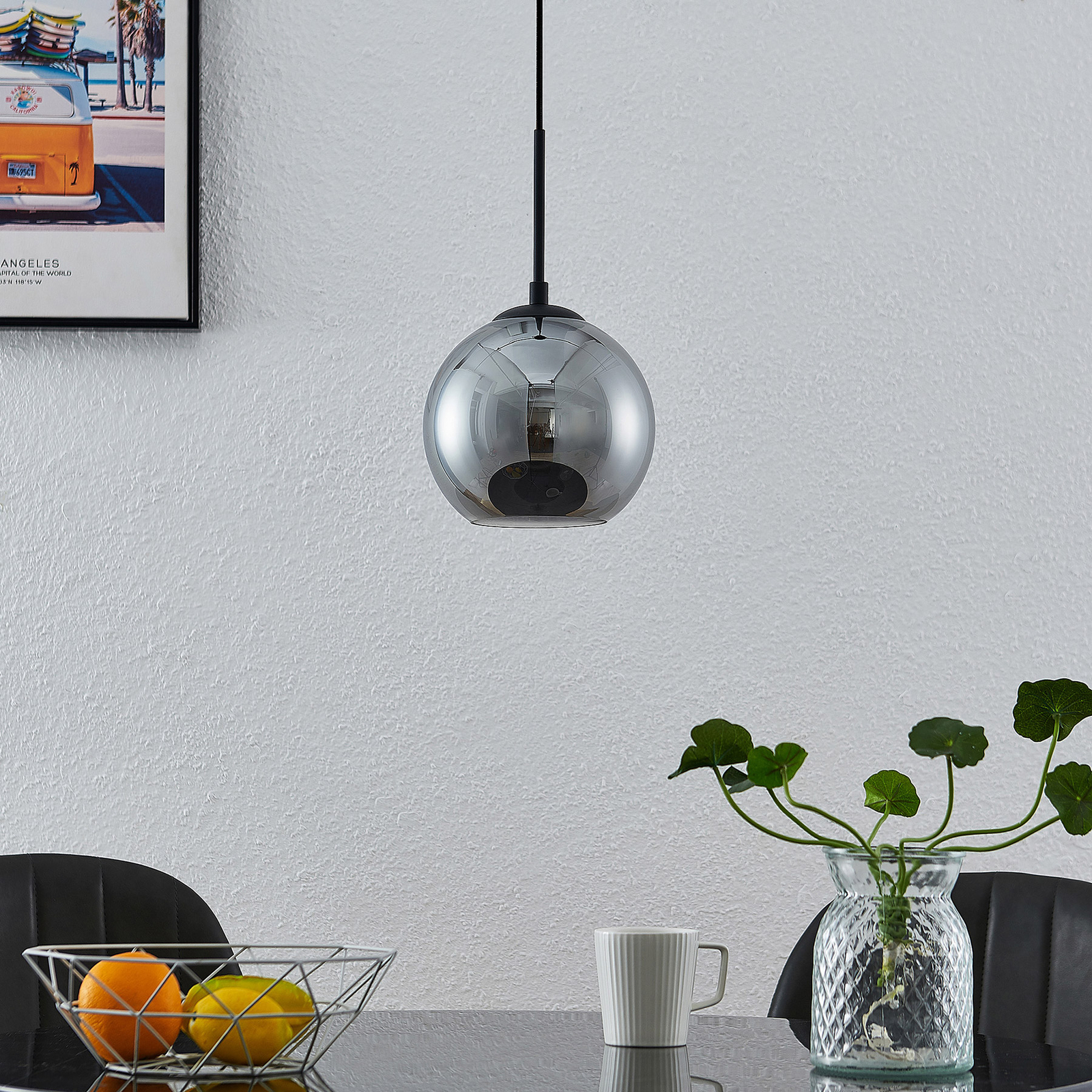 Lindby Jurian hanglamp rookglas zwart 1-lamp