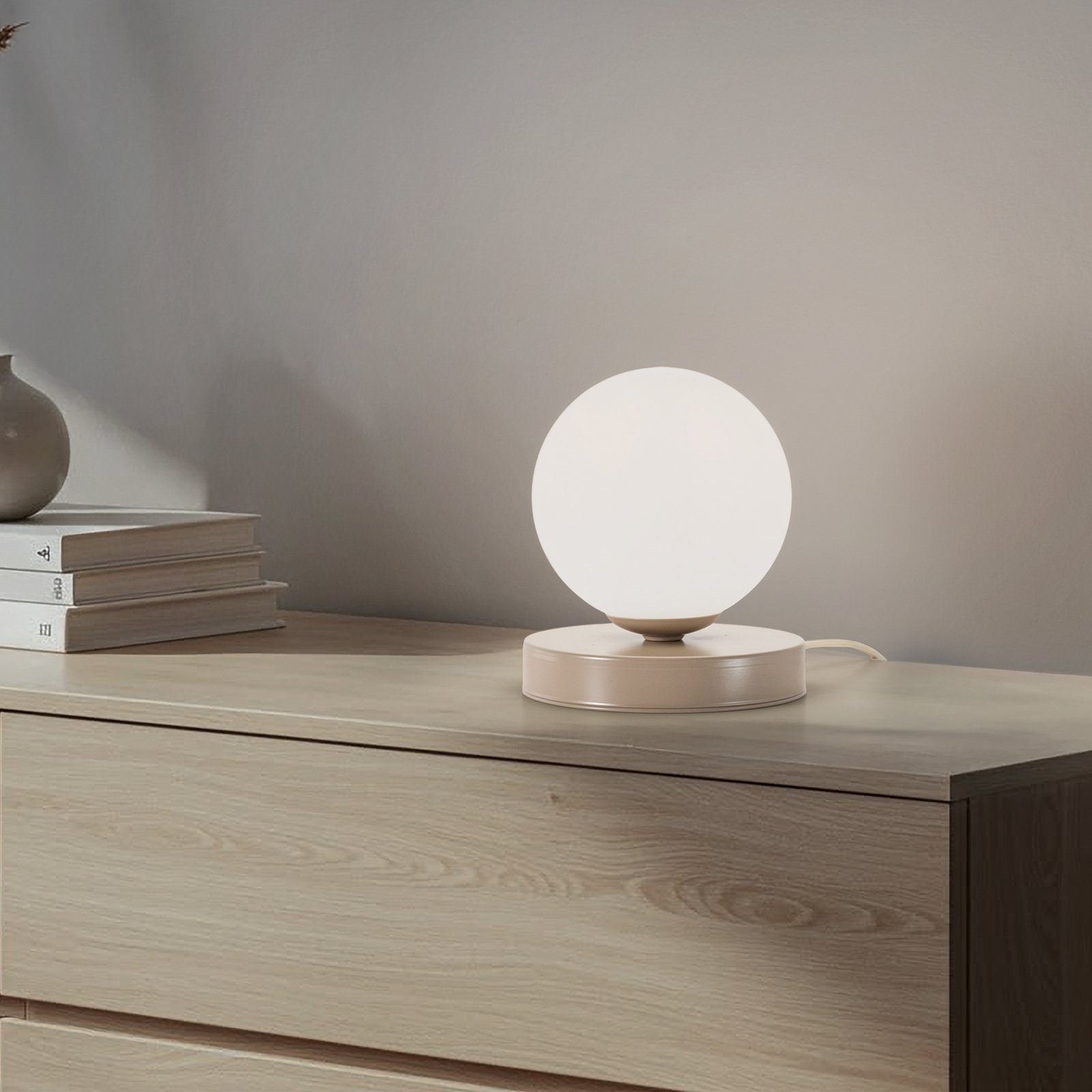 Galda lampa Joel, augstums 17 cm, smilškrāsas/balta