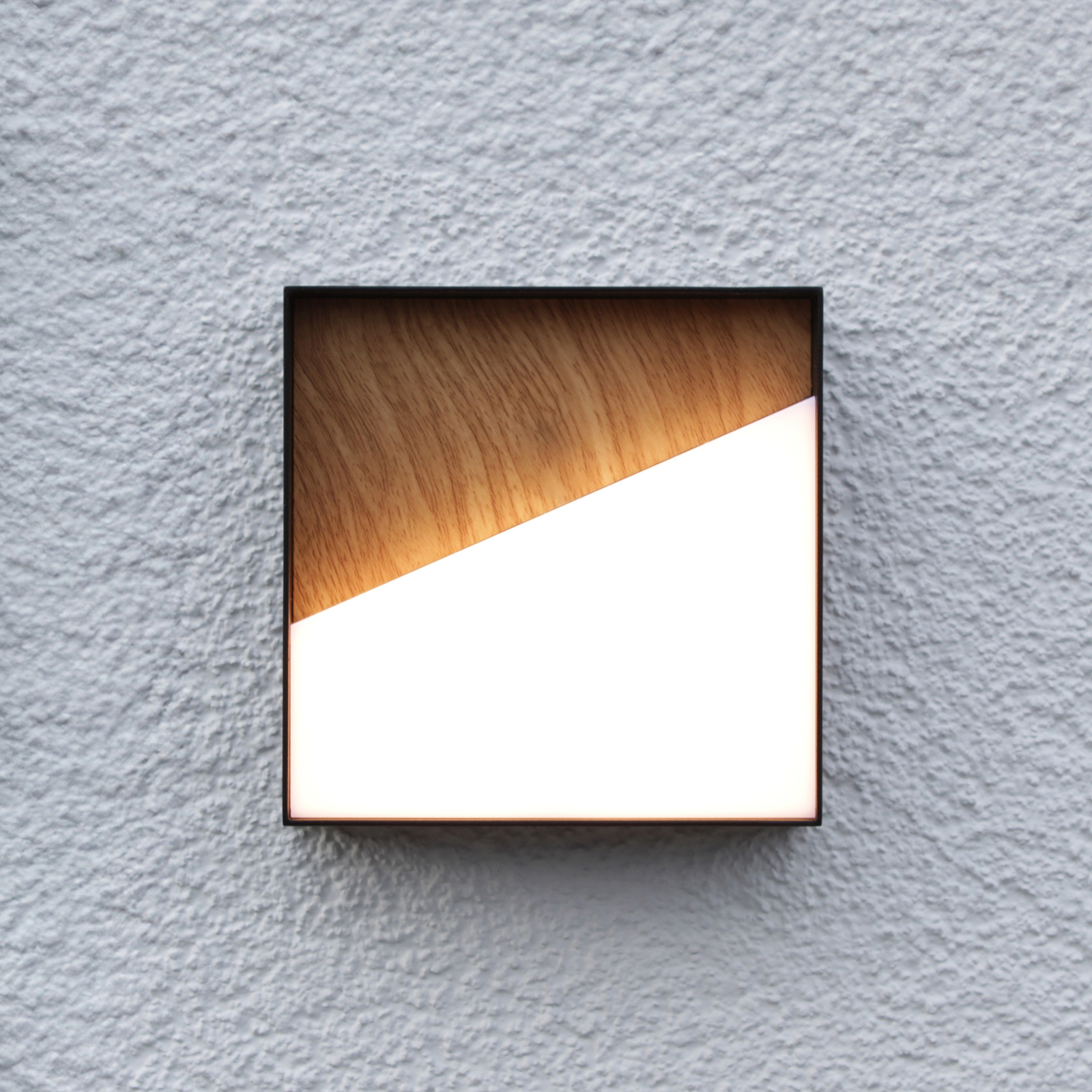 LED-ladattava ulkoseinävalaisin Meg, puunvärinen, 15 x 15 cm