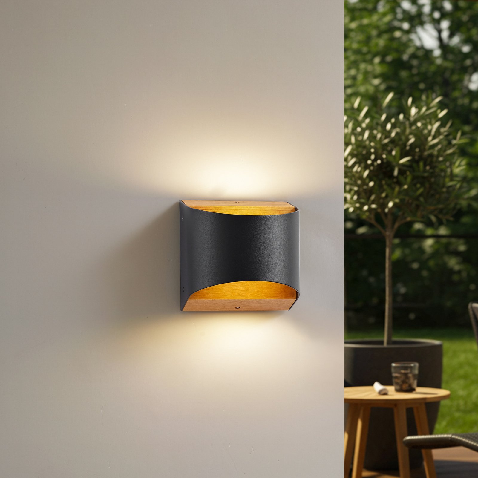 Lindby Candeeiro de parede exterior LED Lenore, preto, metal, 13,5cm